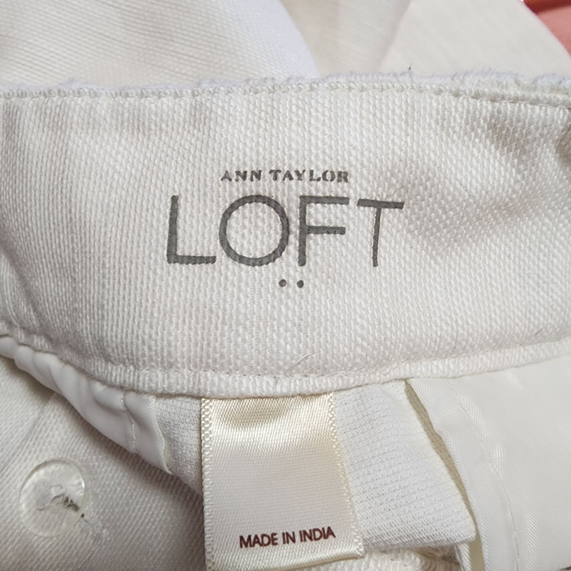 Loft Loft White Tuxedo Style white Dress Shorts Womens size 6 / 4 Size 28" / US 6 / IT 42 - 4 Thumbnail