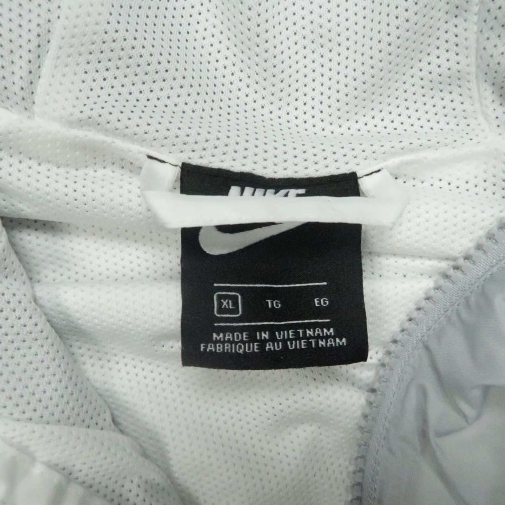 Nike Nike Jacket Men XL Grey White Windrunner Windbreaker Sportswear Hooded Zip Pockets Lightweight Full Zip Casual Size US XL / EU 56 / 4 - 3 Thumbnail