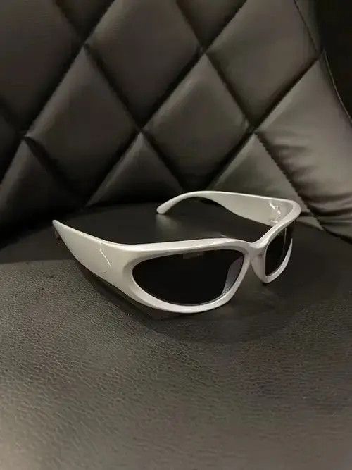 Vintage Vintage Y2K glasses Sunglasses cyber retro rare cozy silver Size ONE SIZE - 3 Thumbnail