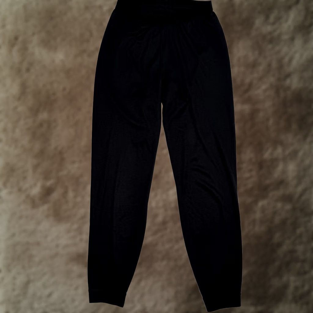 Patagonia VINTAGE Patagonia Capilene Base Layer Pants Womens Small Black 90s Capilene Base Layer Tapered Leg Ankle Pockets? No pockets. Size 28" / US 6 / IT 42 - 1 Thumbnail