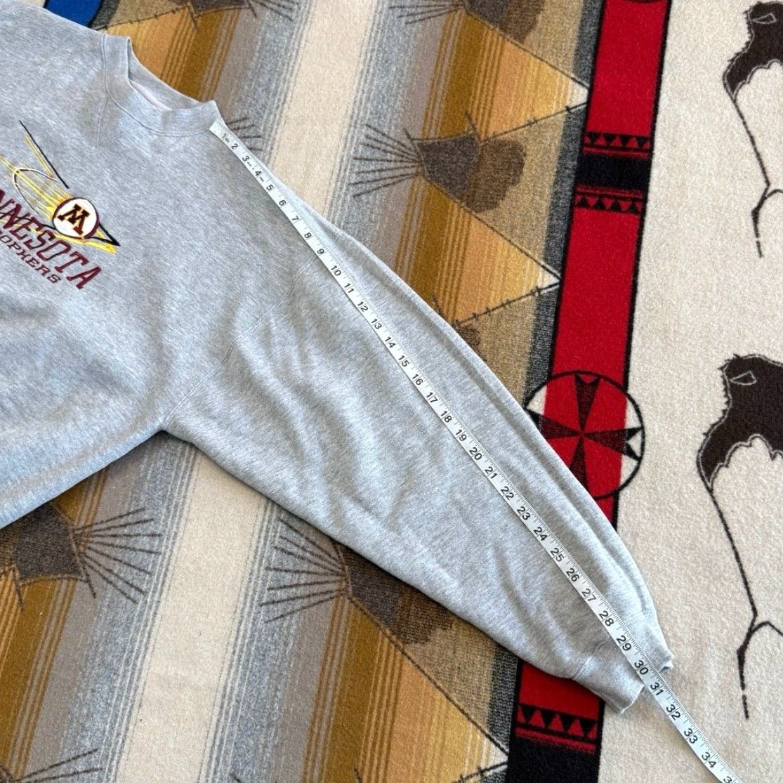 Vintage VINTAGE Minnesota Golden Gophers Embroidered Crewneck Sweatshirt XL Men Cadre Gray Crew Neck 90s College Sports Pullover Sweatshirt Size US XL / EU 56 / 4 - 7 Thumbnail