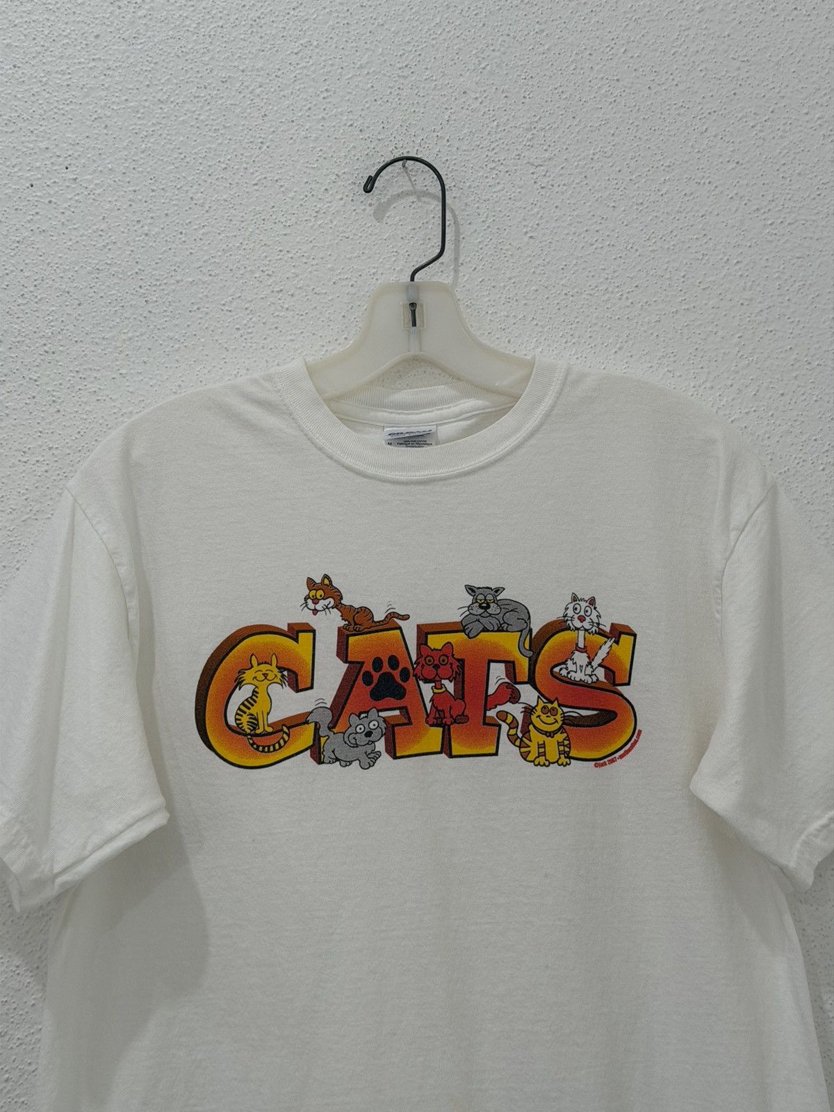 Gildan Vintage Y2K Cats Graphic T Shirt Size Medium White Size US M / EU 48-50 / 2 - 2 Thumbnail