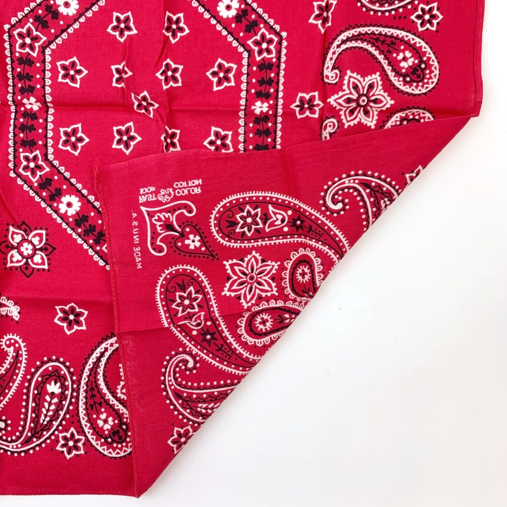 Vintage VINTAGE Bandana 100% Cotton Red Paisley 22" x 19" Trunk Up USA Unbranded Unisex Shirt? Size ONE SIZE - 6 Thumbnail