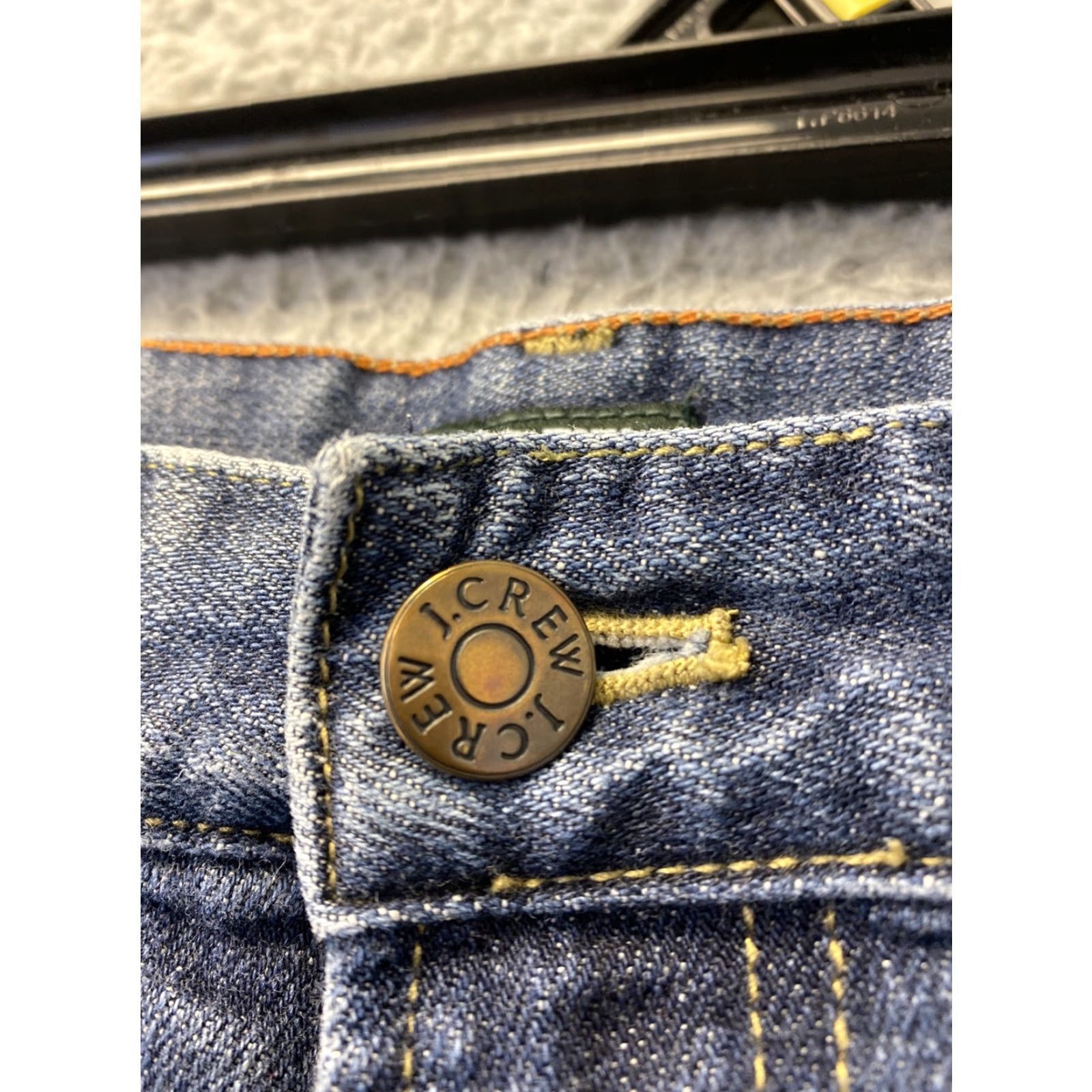 J.Crew VINTAGE J.CREW Shorts Women's 12 Denim Cutoff Raw Hem Medium Wash Womens Size 34" / US 12 / IT 48 - 3 Thumbnail
