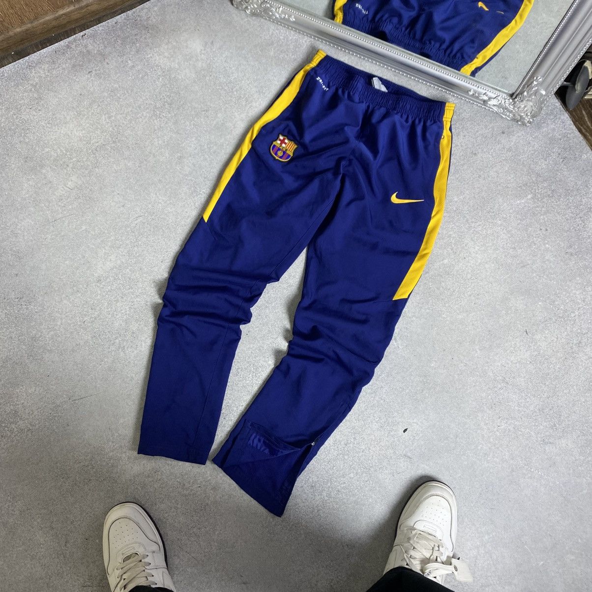 Nike Nike Barcelona trackpants Size US 30 / EU 46 - 1 Thumbnail