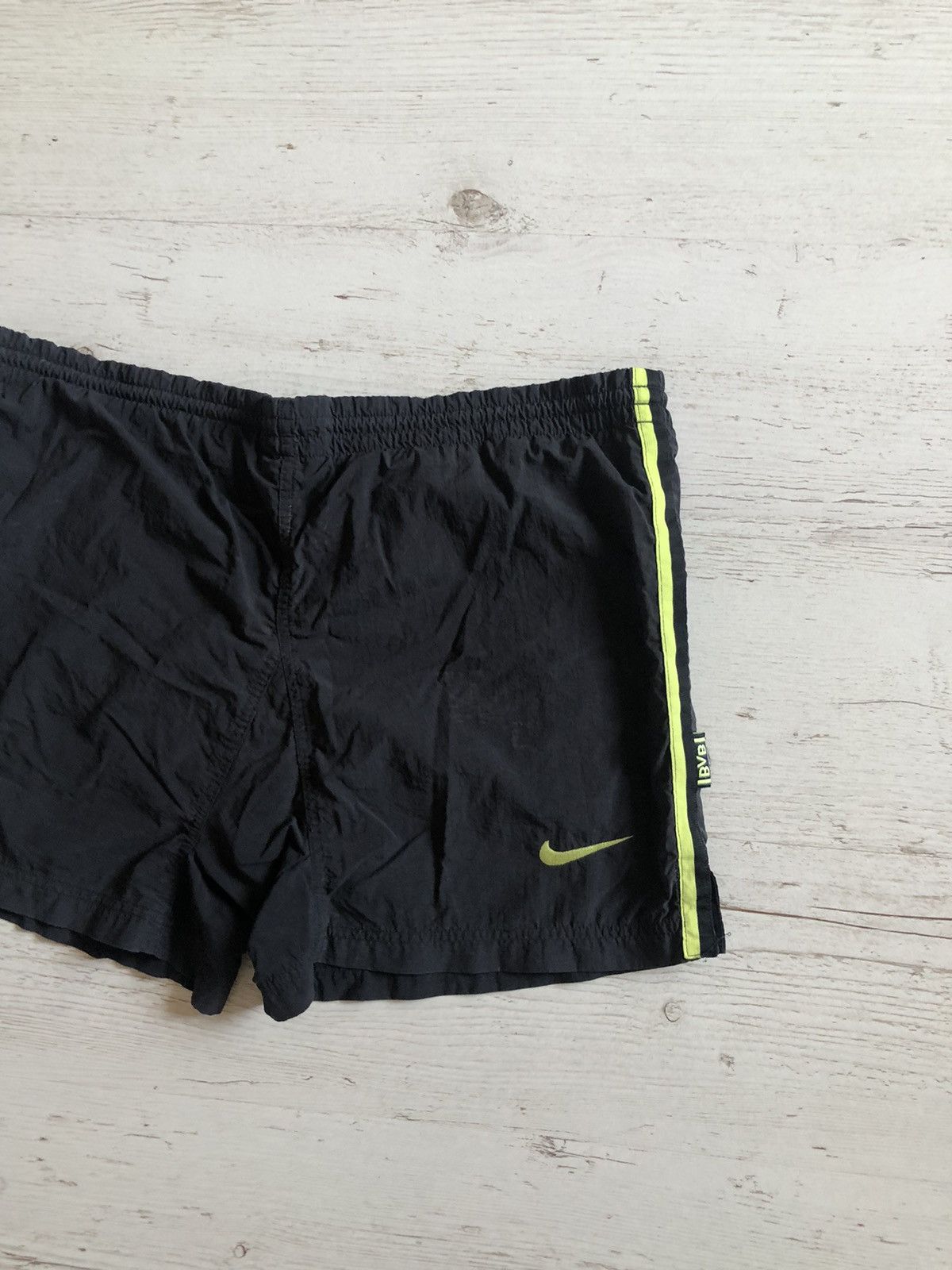 Nike BORUSSIA DORTMUND 1996 1998 FOOTBALL SOCCER SHORTS NIKE Size US 32 / EU 48 - 2 Thumbnail