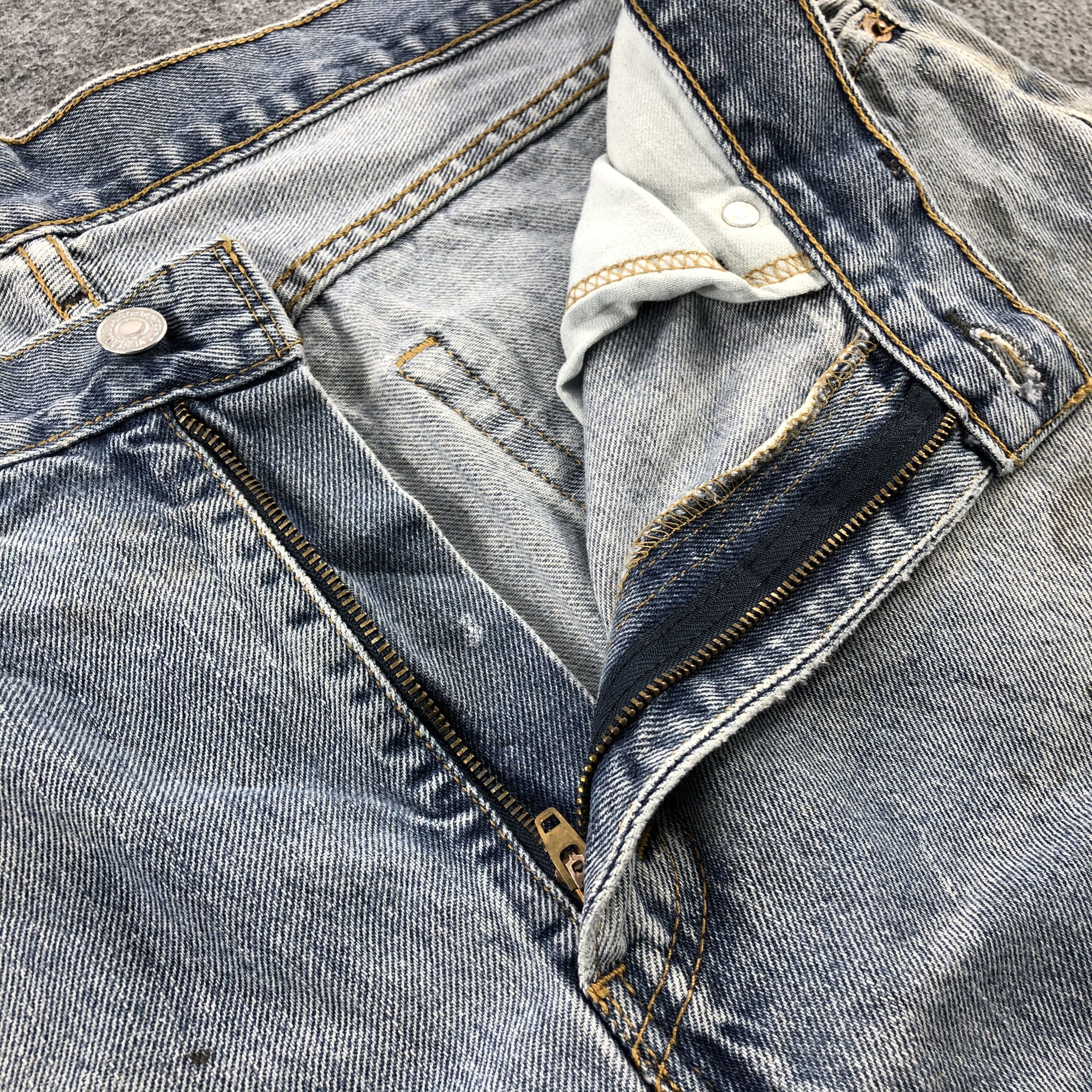 Levi's × Vintage Vintage Light Wash Levis 505 Jeans-JM1885 Size US 38 / EU 54 - 8 Thumbnail