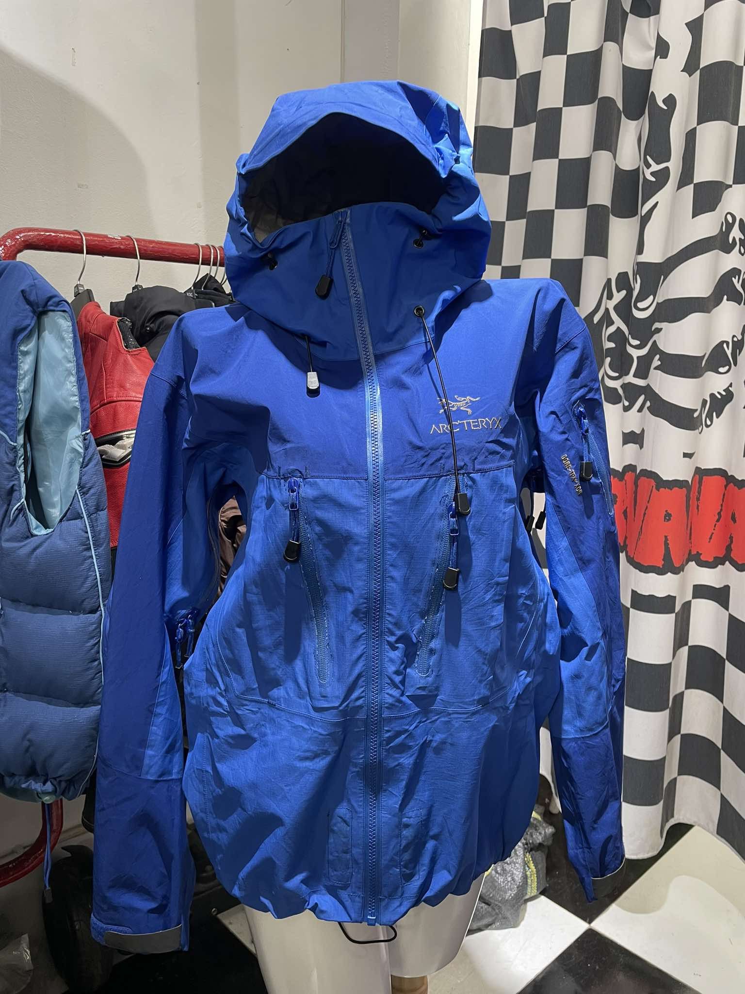 ALPHA JKT by Arc'teryx | instantbootleg store