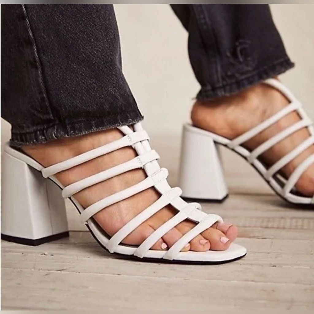 Free People Free People Black Colette Cinched Heels Size 40. SH4 Size US 9 / IT 39 - 1 Thumbnail
