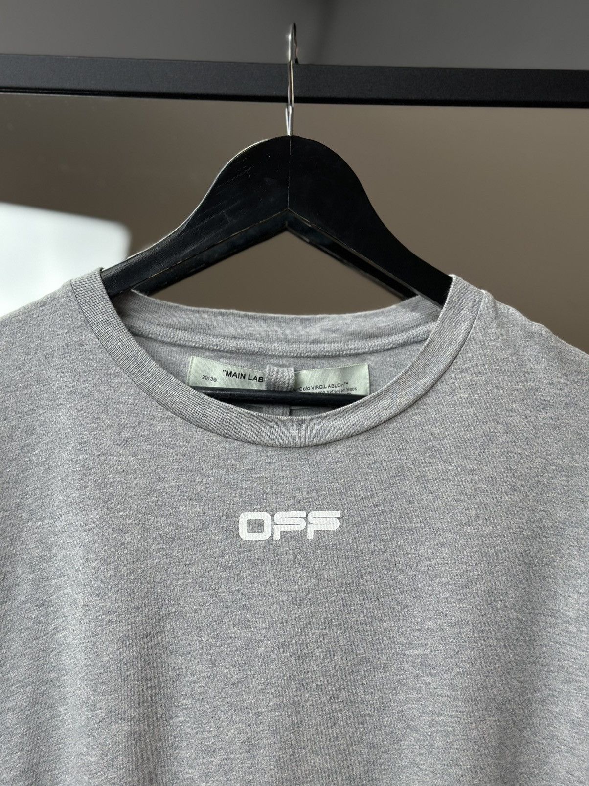 Off-White Vintage Off-White Cabin Baggage Arrows Tee Y2k Size US L / EU 52-54 / 3 - 4 Thumbnail