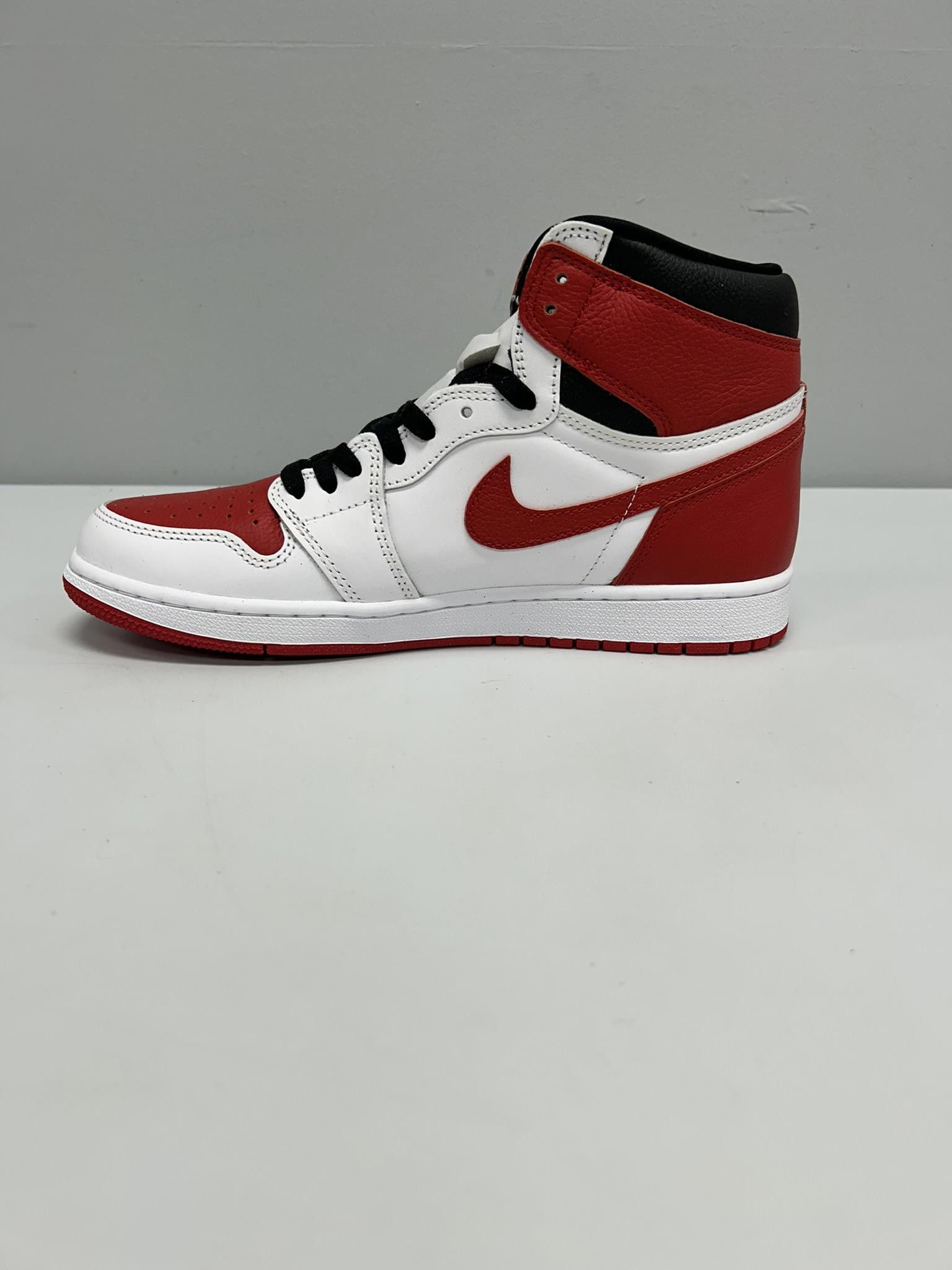 Nike Nike Air Jordan 1 Retro High OG Red/White Sneakers Size US 10 / EU 43 - 2 Thumbnail