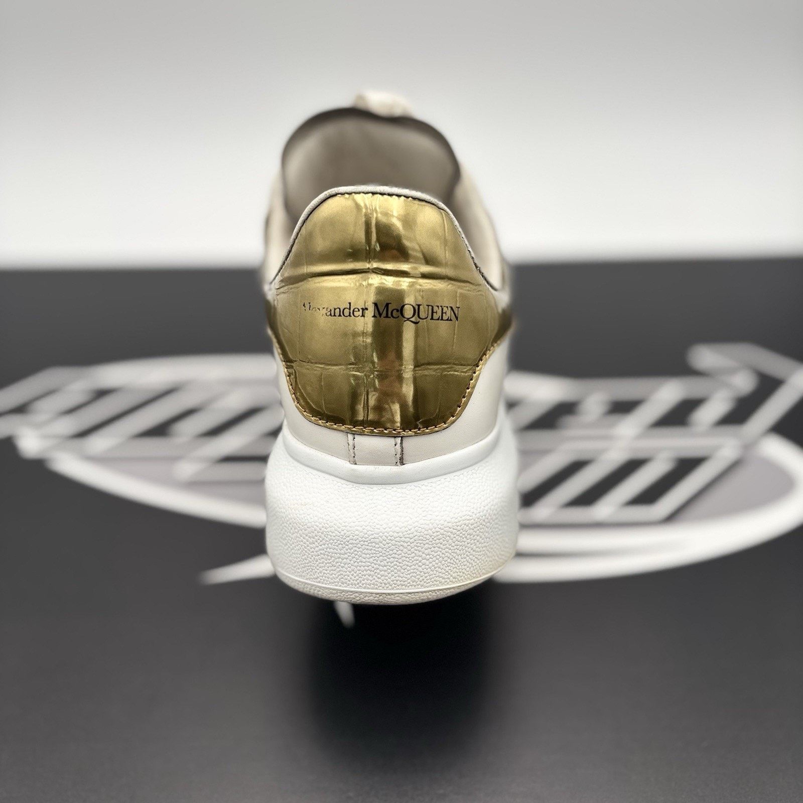 Alexander McQueen Alexander McQueen Oversized ' Gold Crocodile ' | GOOD COND! Size US 8 / EU 41 - 3 Thumbnail