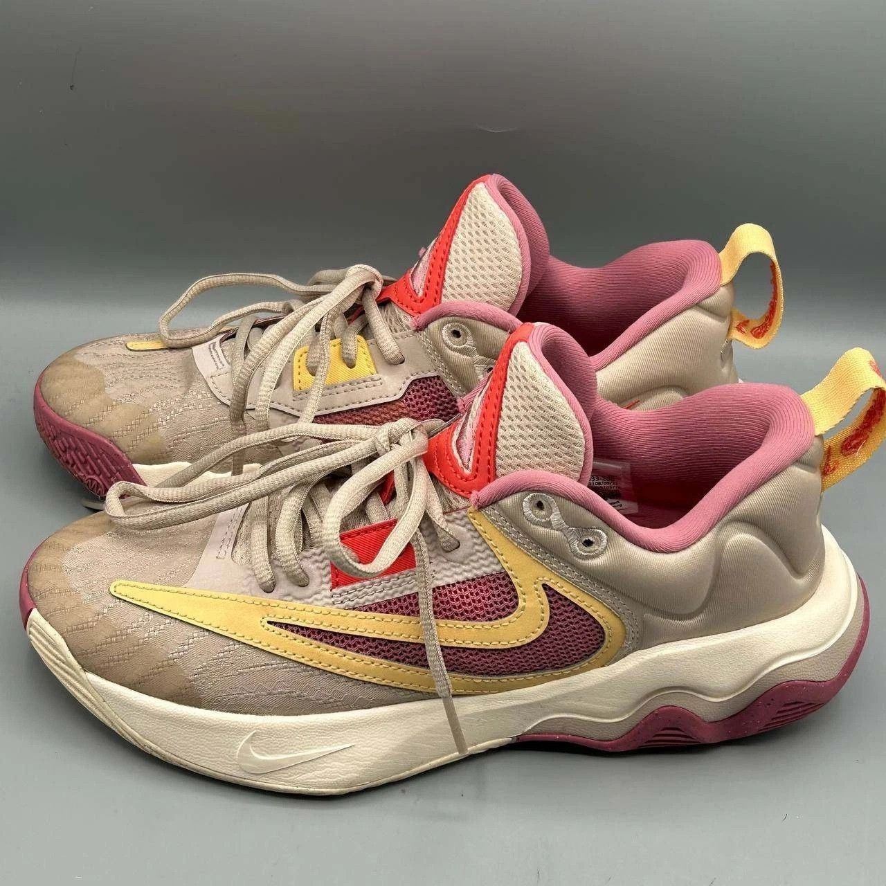 Nike Nike Giannis Immortality 3 Basketball Shoes Men 6 DZ7533-200 Size US 6 / EU 39 - 6 Thumbnail