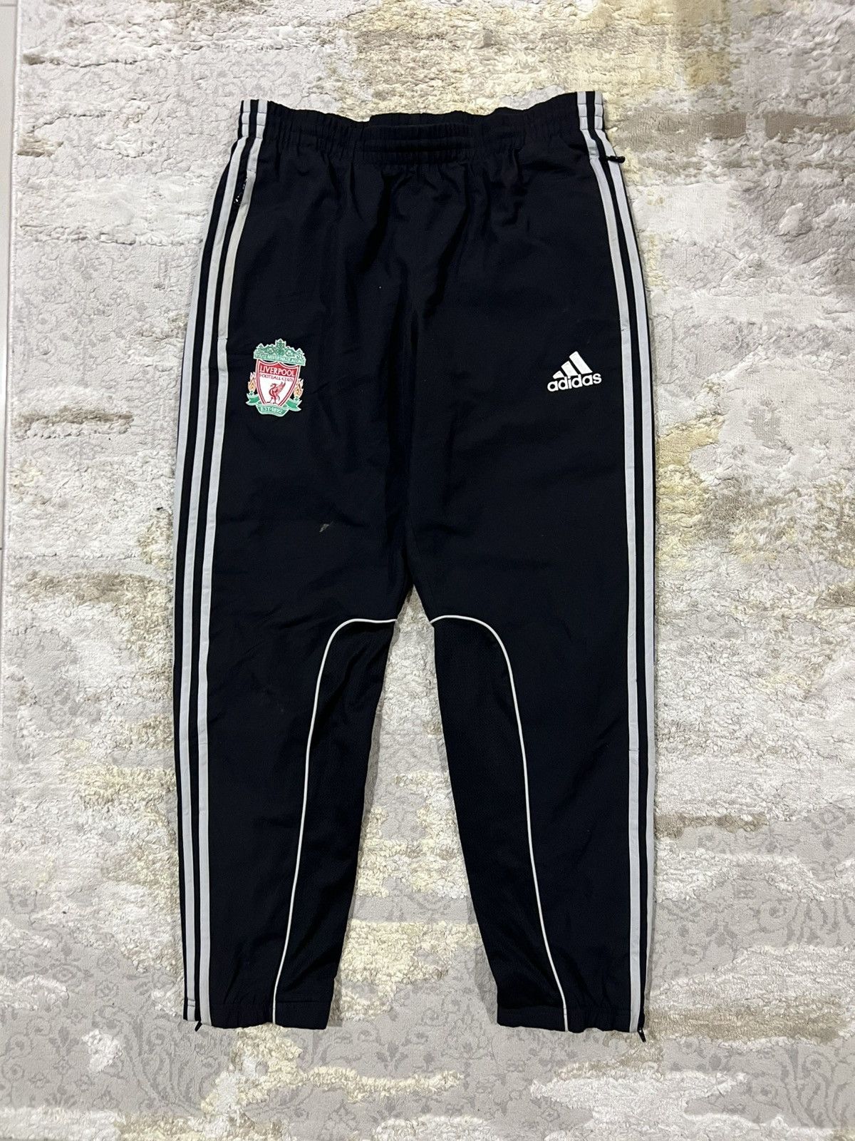 Adidas Adidas Liverpool FC Three Striped Training Track Pants Size US 34 / EU 50 - 1 Thumbnail