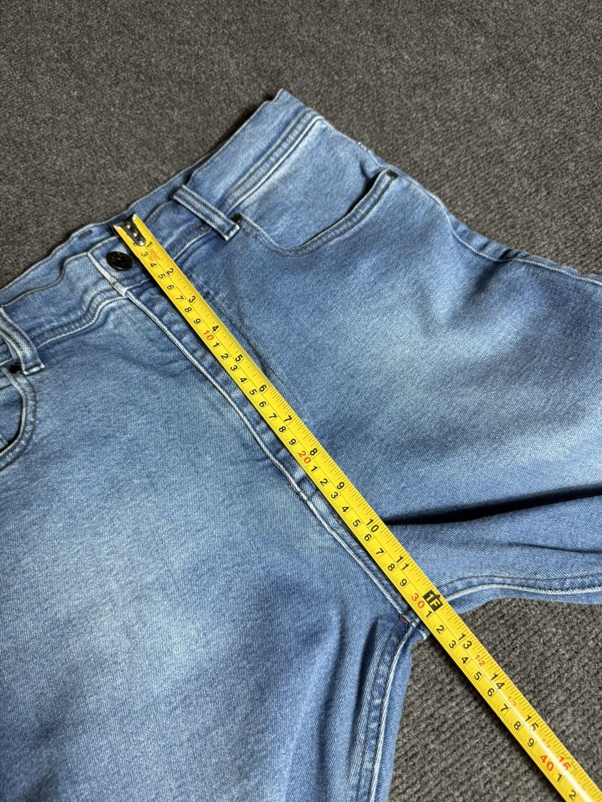 Diesel Luxury Diesel 00s Cropped Jeans Light Wash Distressed Denim Size 26" / US 2 / IT 38 - 18 Thumbnail