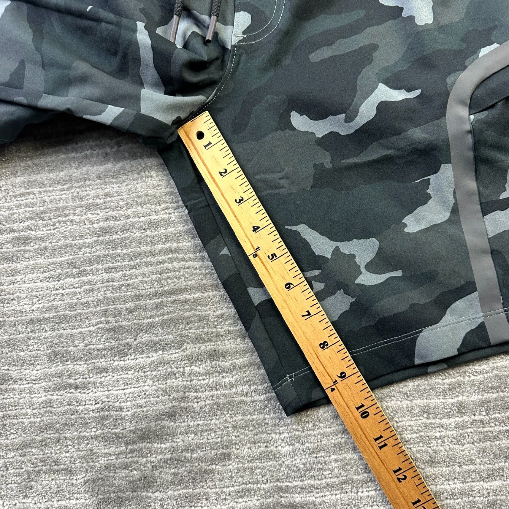 Under Armour Under Armour Shorts Mens Medium Gray Camouflage Gym Training Elite Cargo Size US 28 / EU 44 - 8 Thumbnail
