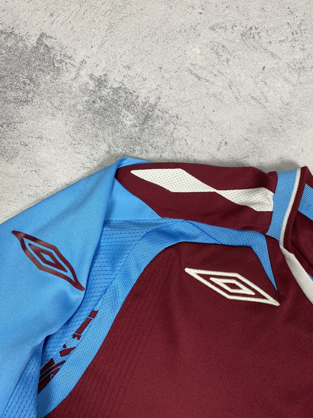 Umbro Umbro WEST HAM UNITED 2007 2008 HOME FOOTBALL SOCCER JERSEY Size US M / EU 48-50 / 2 - 6 Thumbnail