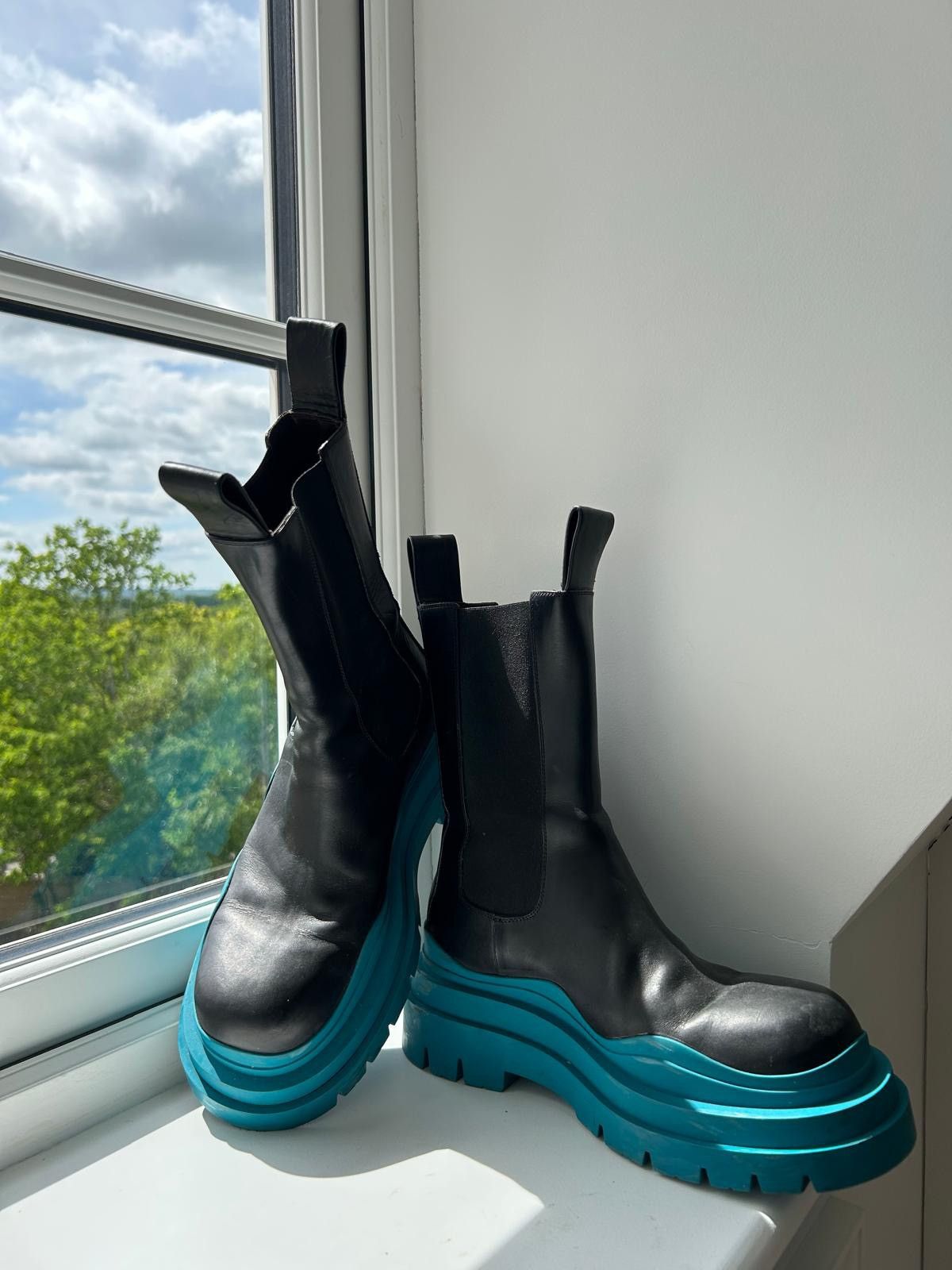 Bottega Veneta Bottega Veneta Black and Blue Tire Chelsea Boots EU 40 Size US 8.5 / EU 41-42 - 9 Thumbnail