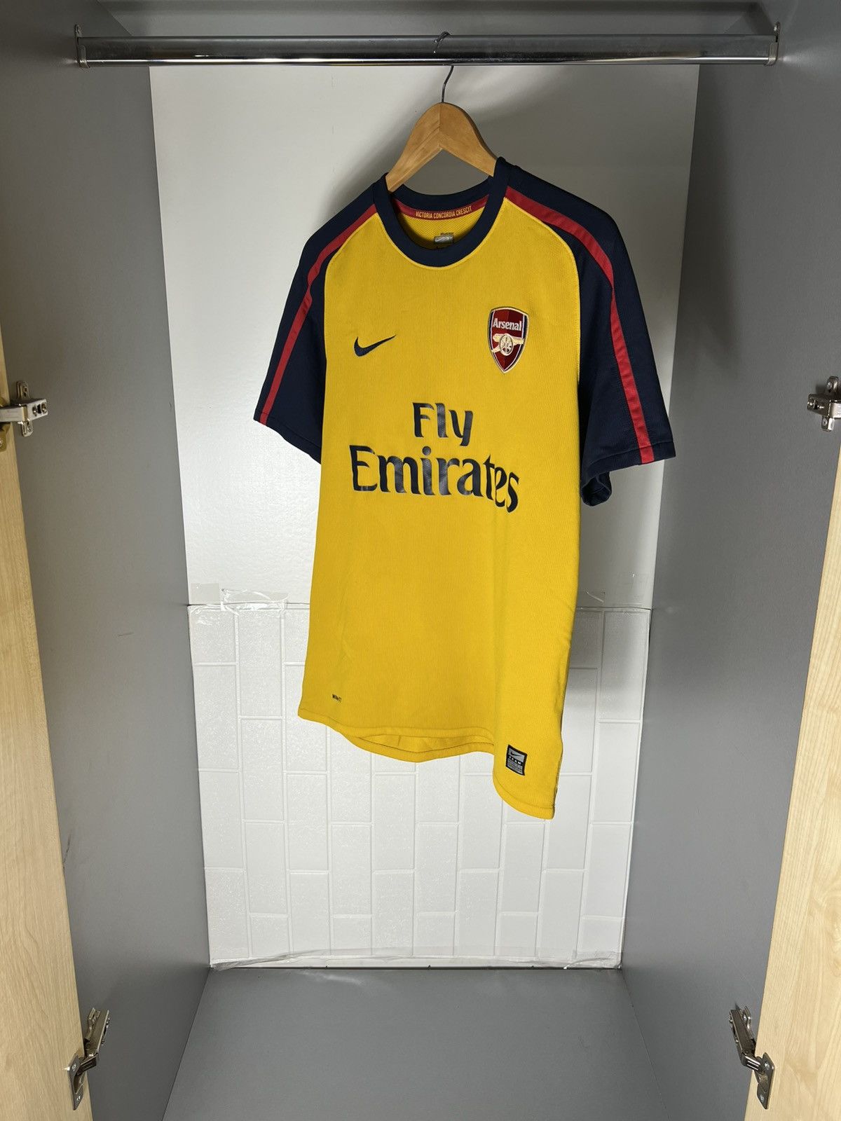 Nike VINTAGE NIKE FC ARSENAL LONDON ENGLAND SOCCER JERSEY RETRO Size US M / EU 48-50 / 2 - 11 Thumbnail
