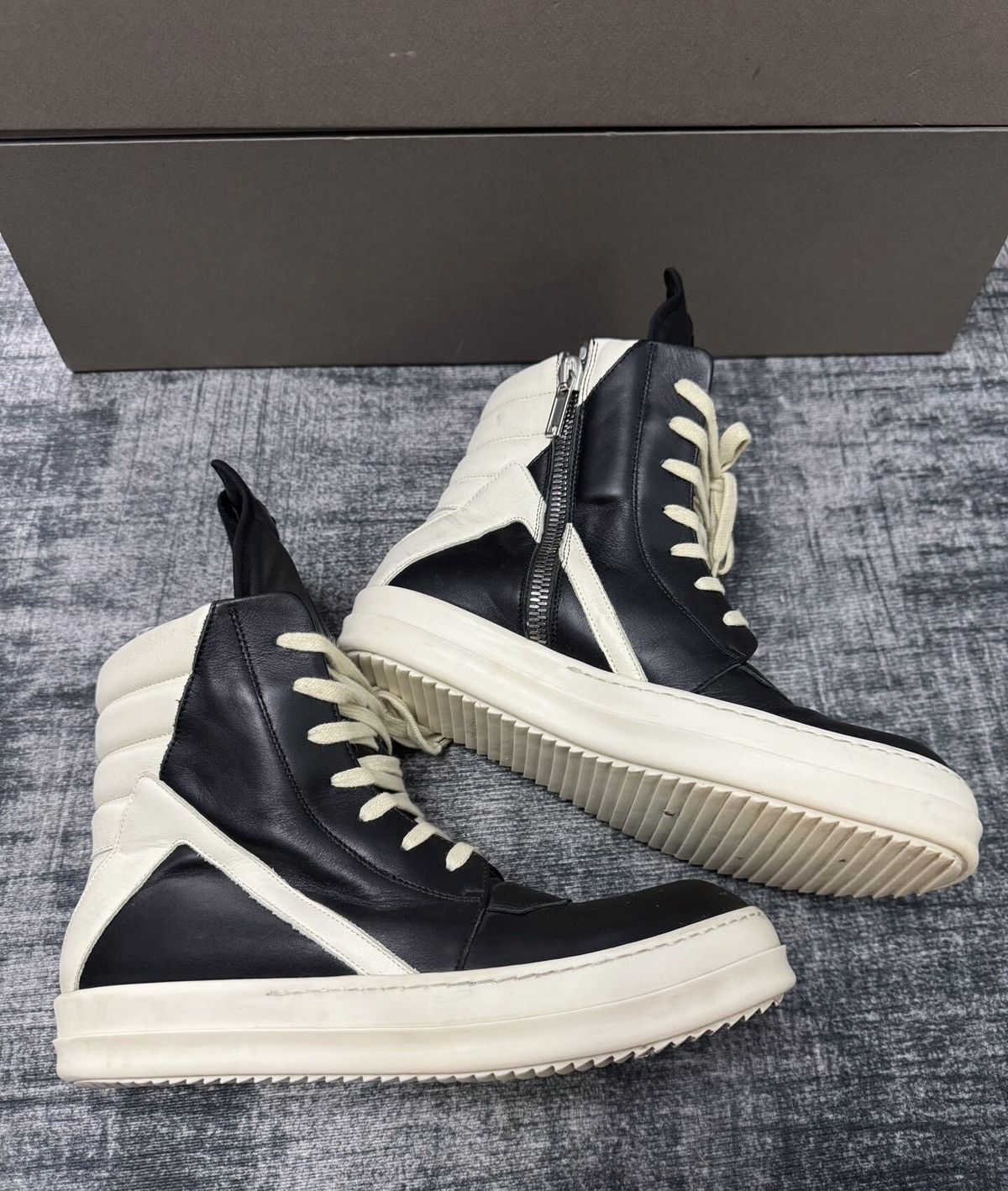 Rick Owens Rick Owens Mainline Triangle Sneakers Size US 8.5 / EU 41-42 - 3 Thumbnail