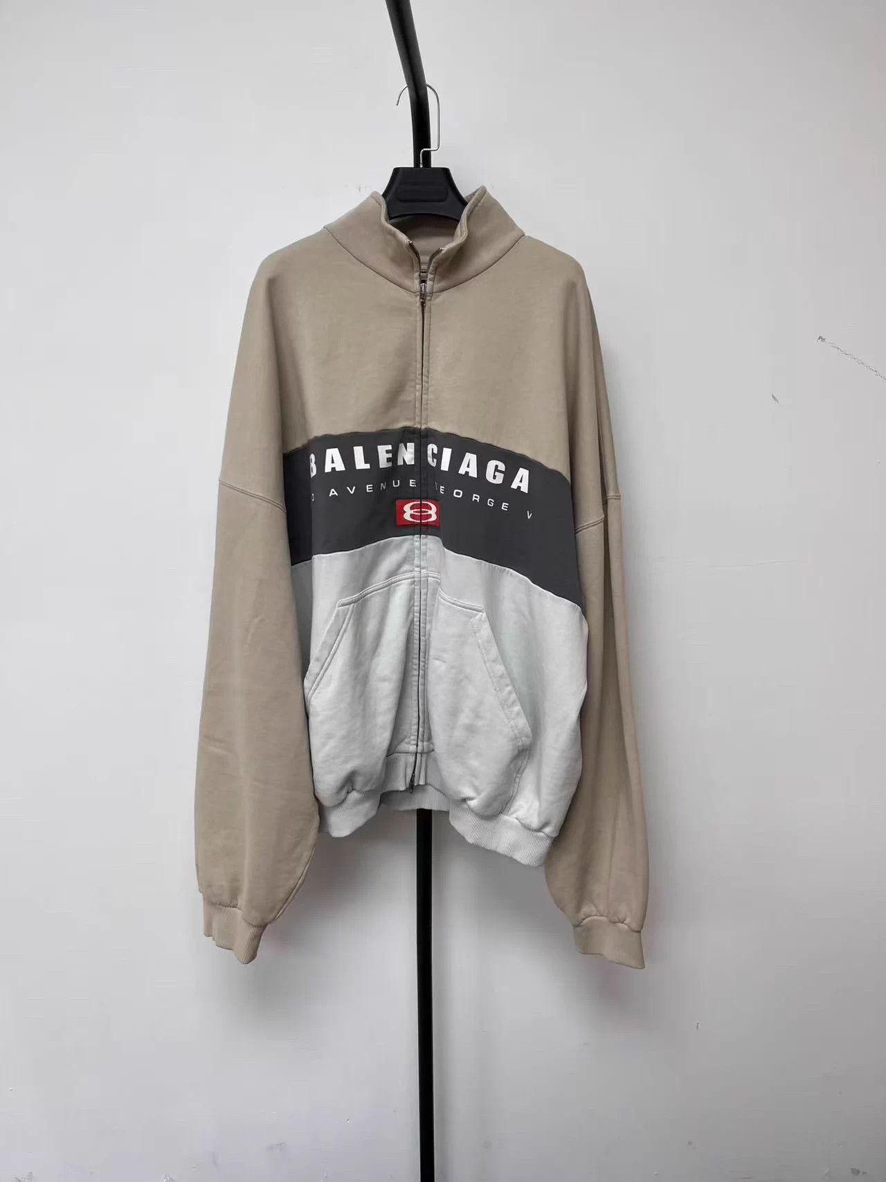 Balenciaga Balenciaga Logo Turtleneck Jacket Men's Gray L Size US L / EU 52-54 / 3 - 1 Thumbnail