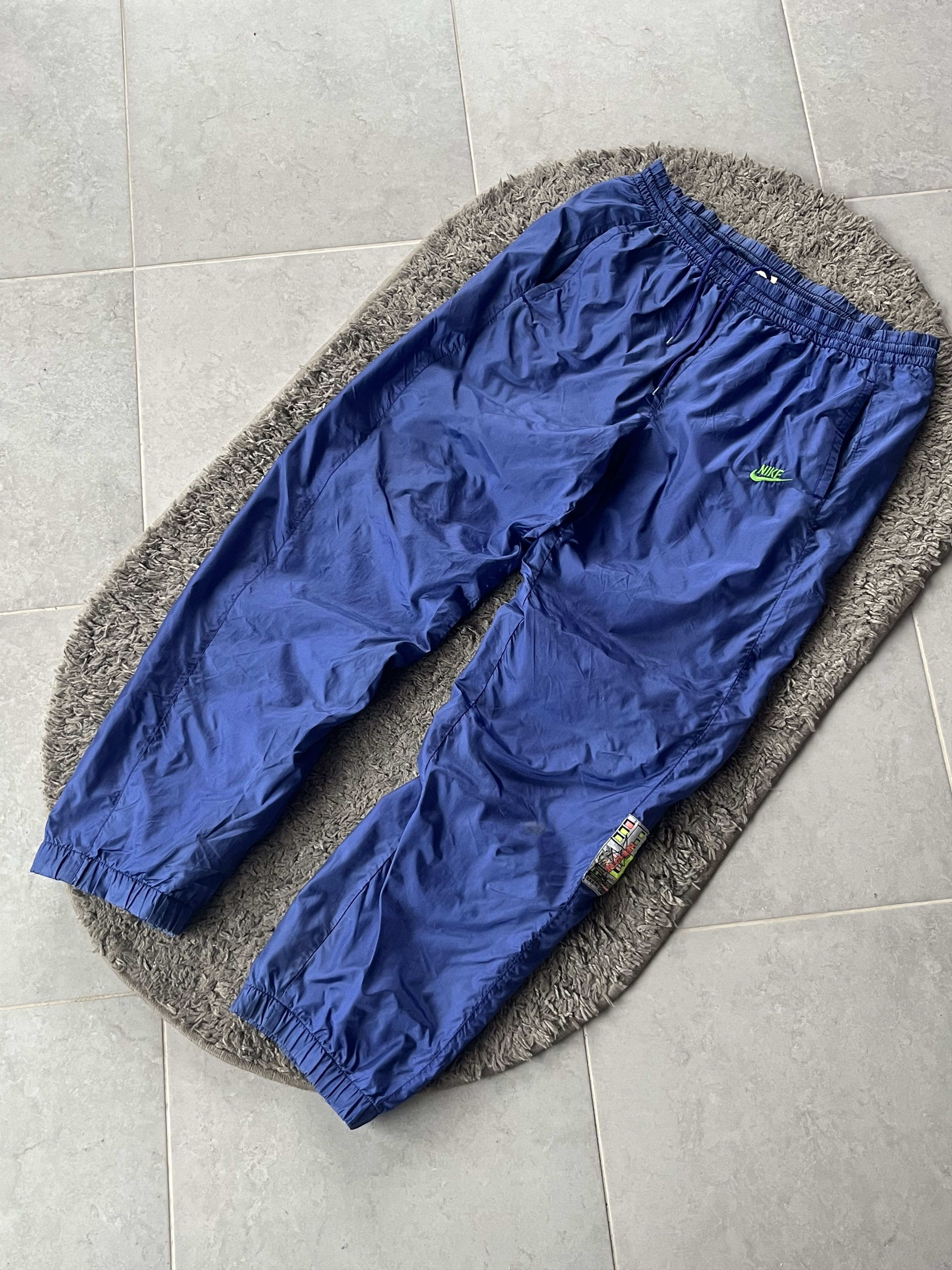 Nike Vintage Pants Nike Very Rare 100% Nylon Y2K Style Streetwear Size US 34 / EU 50 - 2 Thumbnail