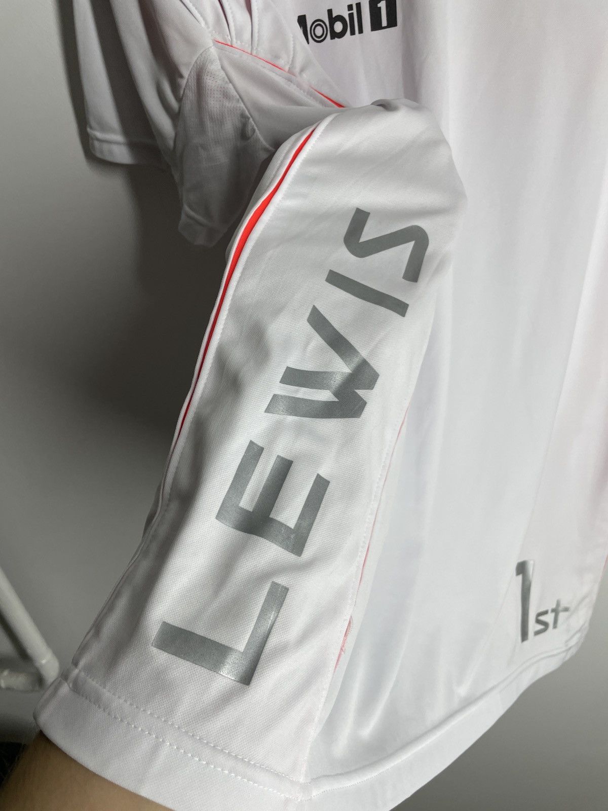 Mercedes-Benz Vintage Lewis Hamilton Mercedes Mclaren 2008 t shirt Size US XL / EU 56 / 4 - 10 Thumbnail