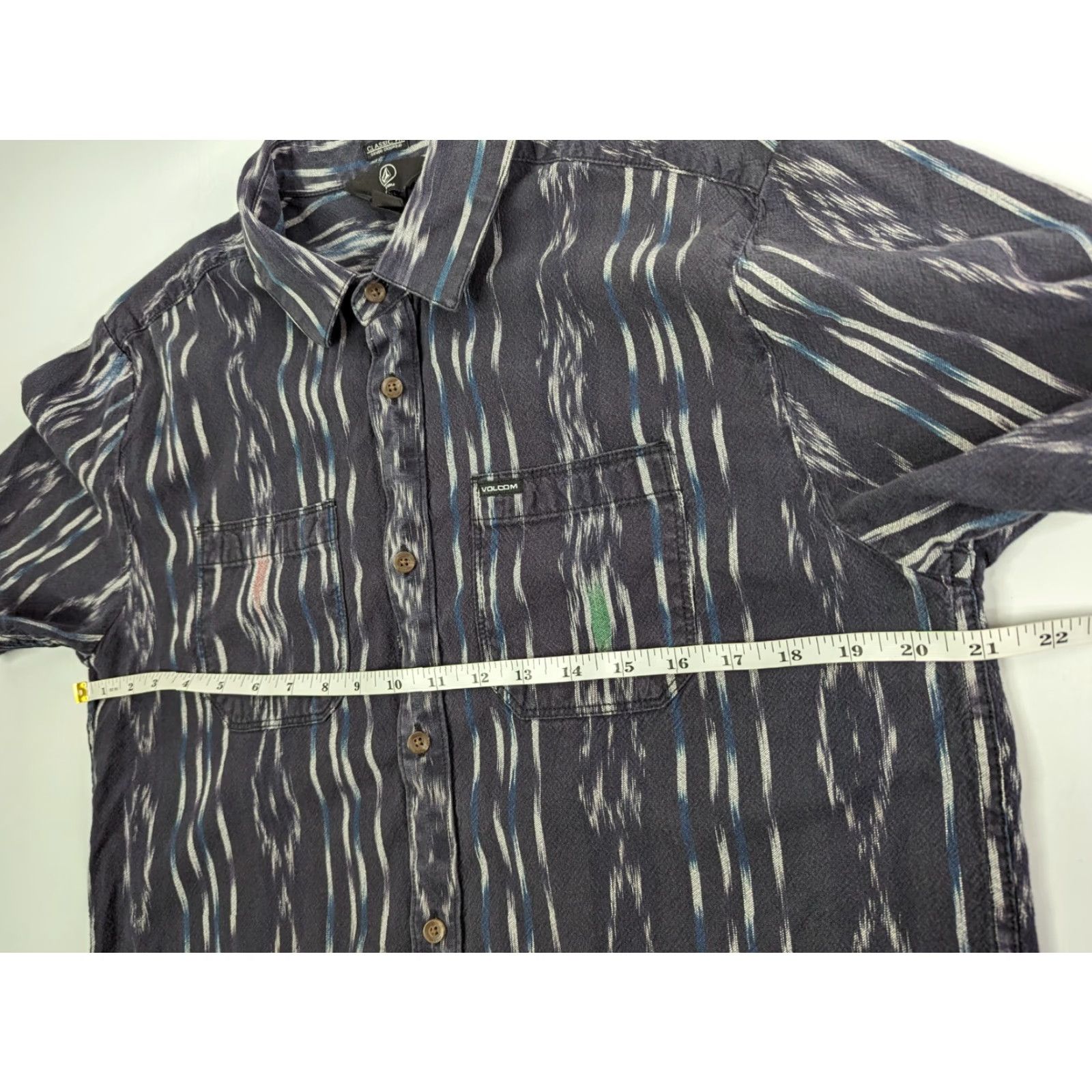 Volcom VINTAGE Volcom Shirt Mens L Aztec Classic Fit Short Sleeve Button Casual Size US L / EU 52-54 / 3 - 4 Thumbnail