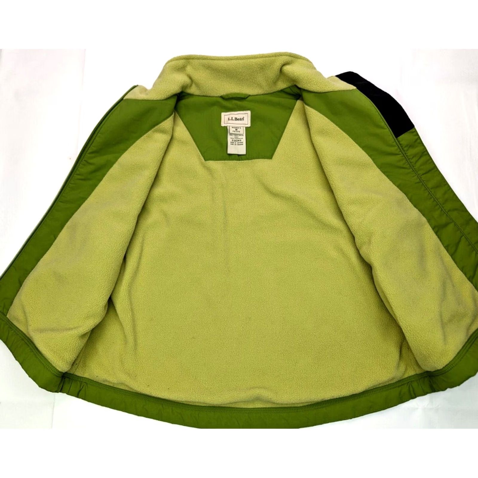 Vintage L.L. Bean Vest Women Petite M Green Full Zip Fleece Lined Wool? (note: original says Nylon outer, polyester lining) Size M / US 6-8 / IT 42-44 - 3 Thumbnail