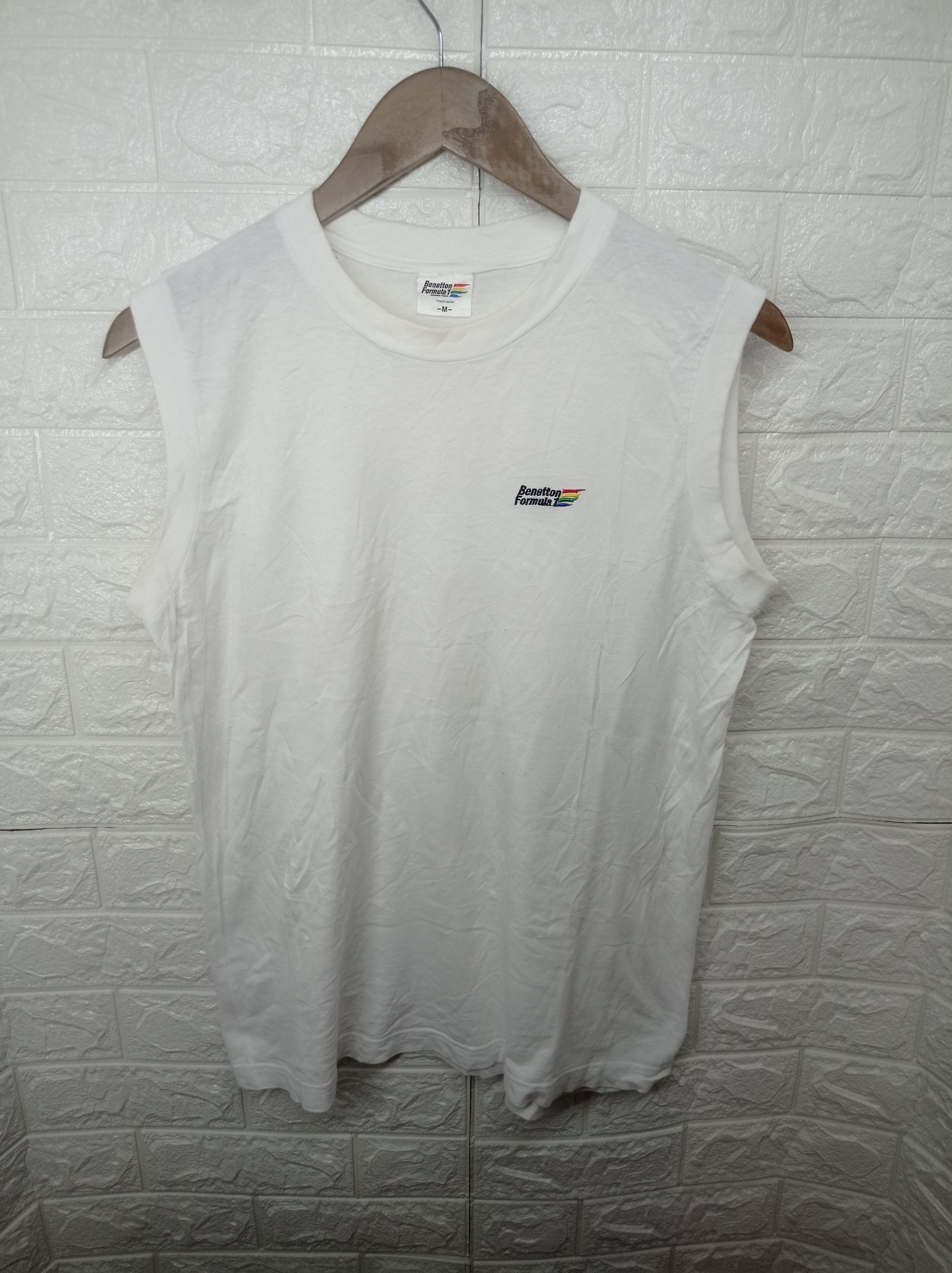 United Colors Of Benetton Benetton sleeveless embroidery logo 90's #GL 0006 Size US L / EU 52-54 / 3 - 1 Thumbnail