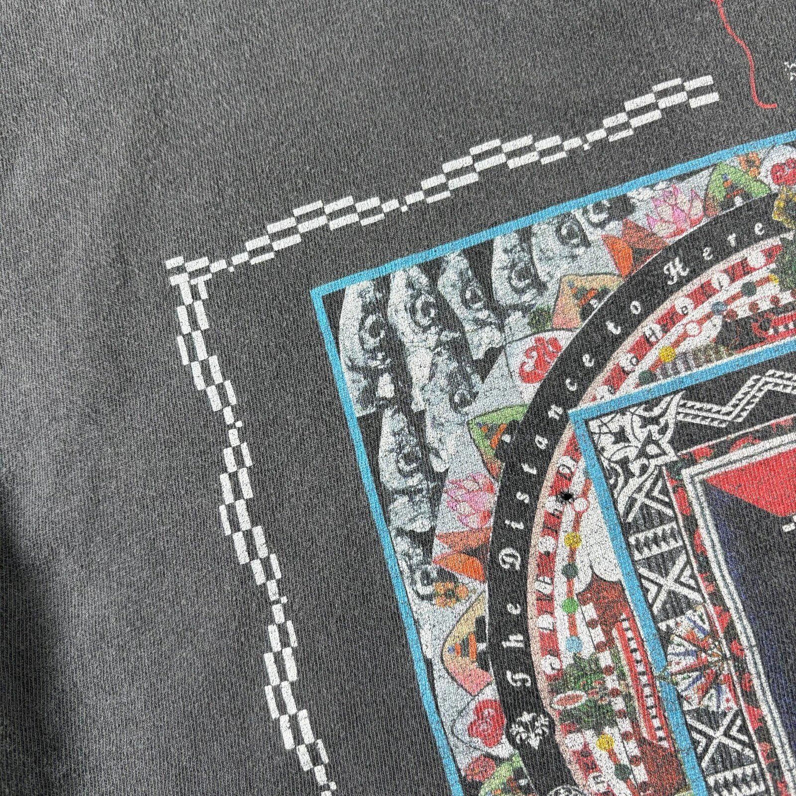 Giant Vintage 90s Live band tour tee Size US L / EU 52-54 / 3 - 5 Thumbnail