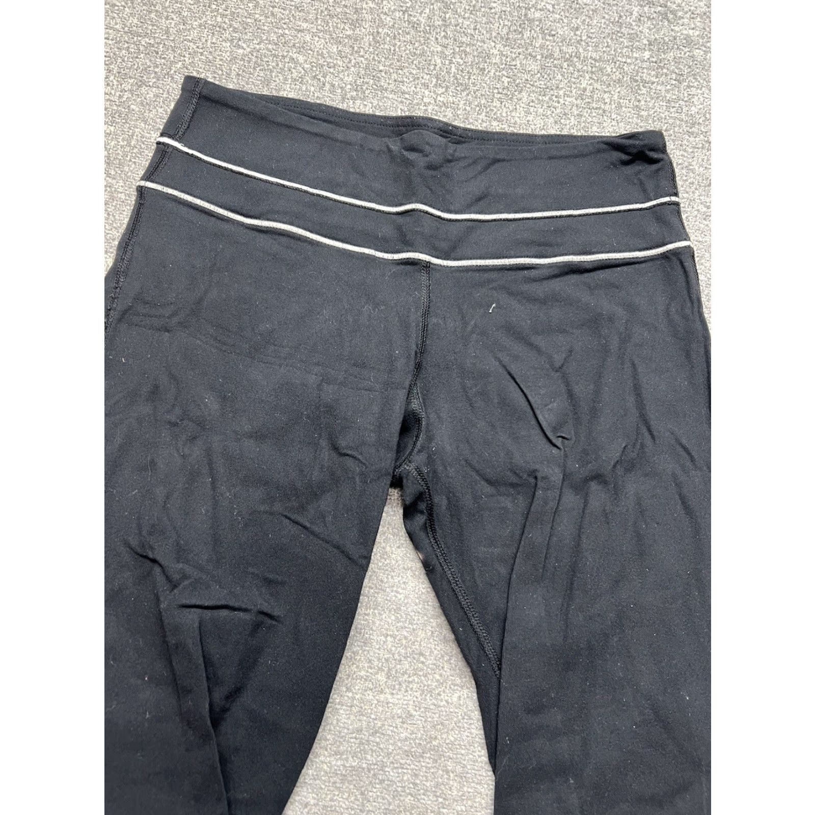 Lululemon LULULEMON Gather & Crow Crop Leggings Women’s 6 Gray 23” Black 26 in Waist XS? No — keep as is Size 28" / US 6 / IT 42 - 2 Thumbnail