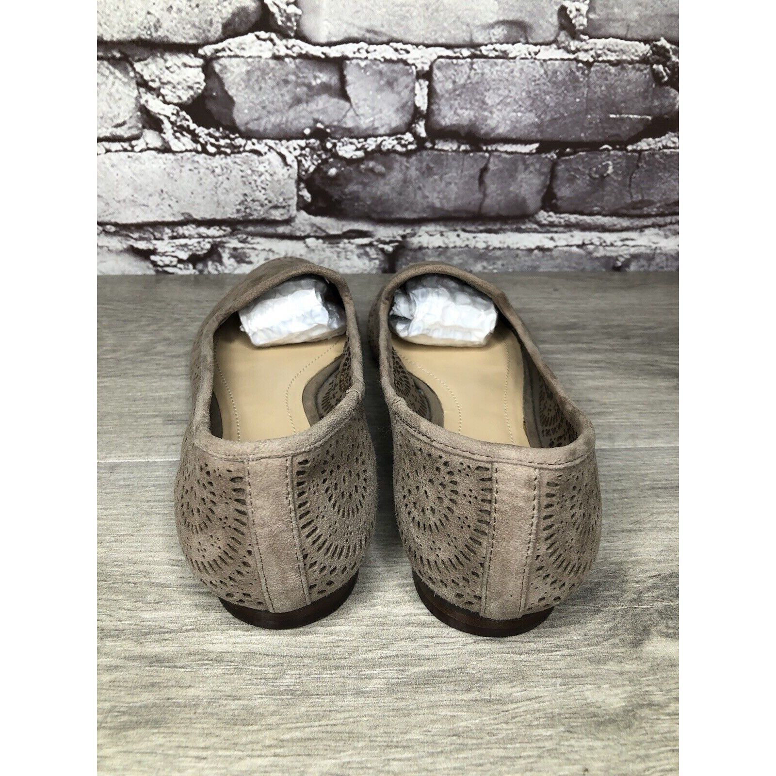 Vince Camuto Vince Camuto Lancaster Taupe Suede Perforated Flats Women’s Size US 6.5 / IT 36.5 - 4 Thumbnail