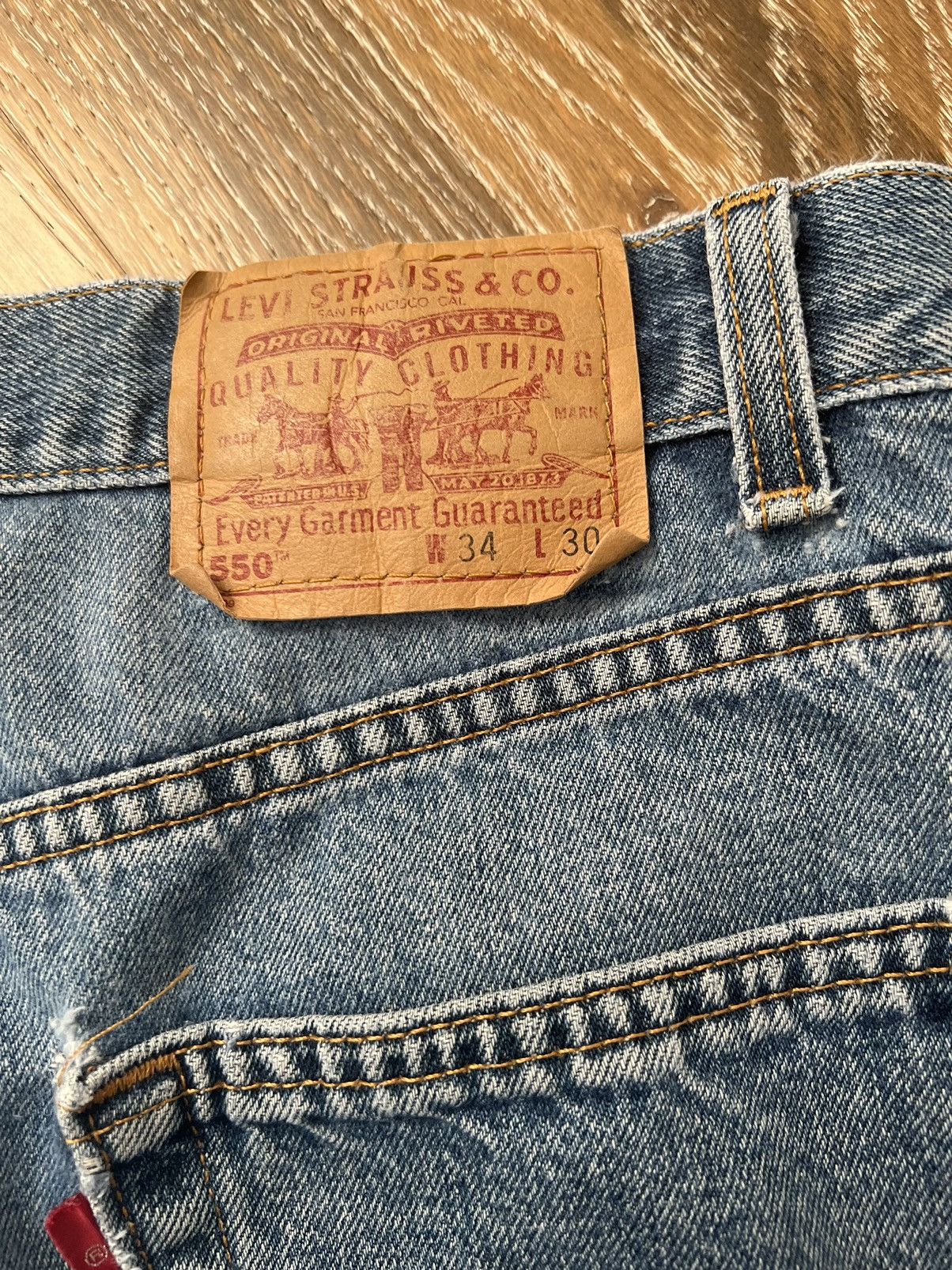Levi's Vintage distressed levis 550 jeans Size US 32 / EU 48 - 8 Thumbnail