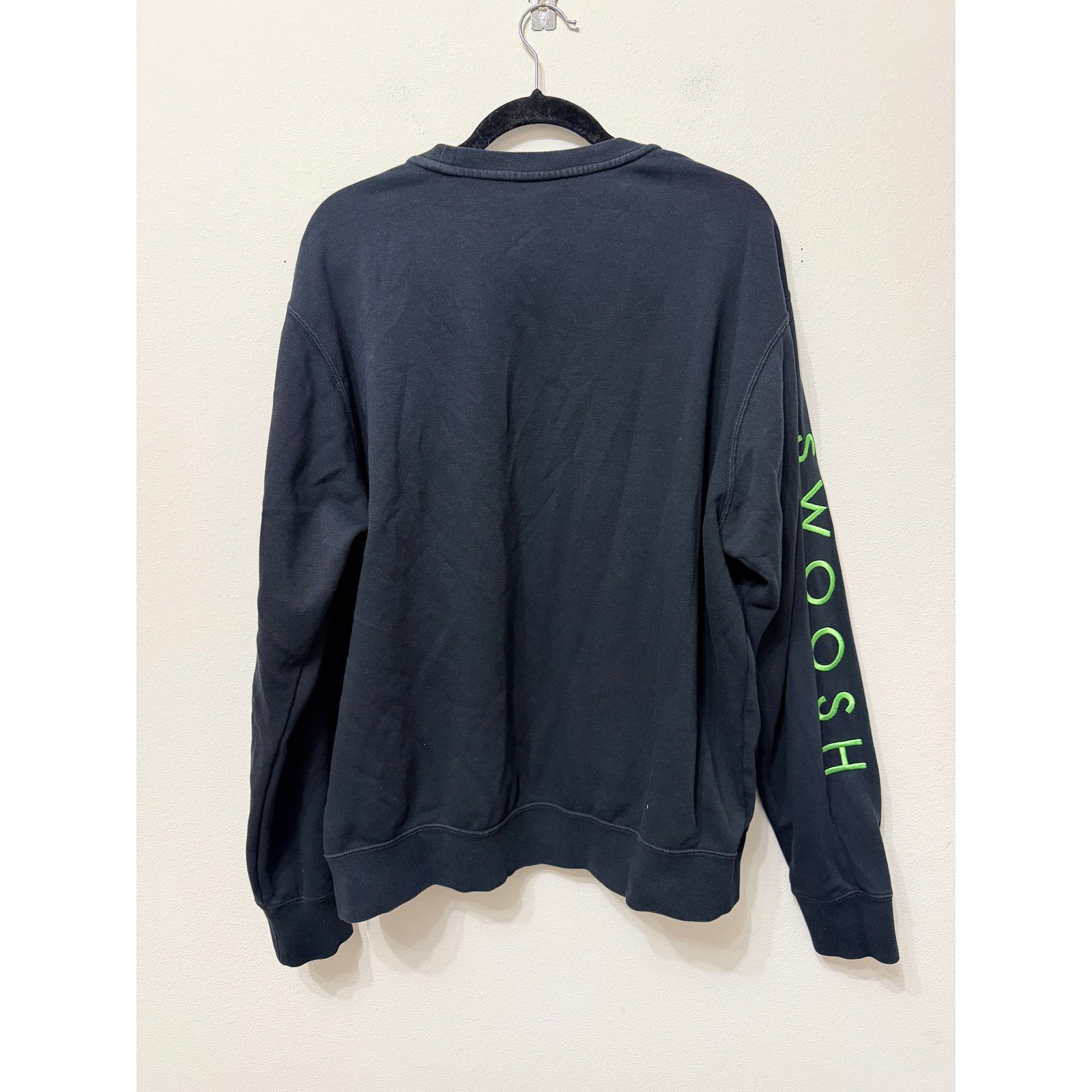 Nike Preloved Men's Nike Sportswear Black Swoosh Pullover Sz L Size US L / EU 52-54 / 3 - 2 Thumbnail