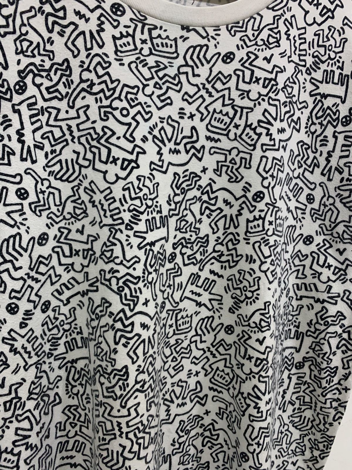 Keith Haring Vintage Y2K Keith Harring Art Graphic Full Print Uniqlo Tee Size US XL / EU 56 / 4 - 3 Thumbnail
