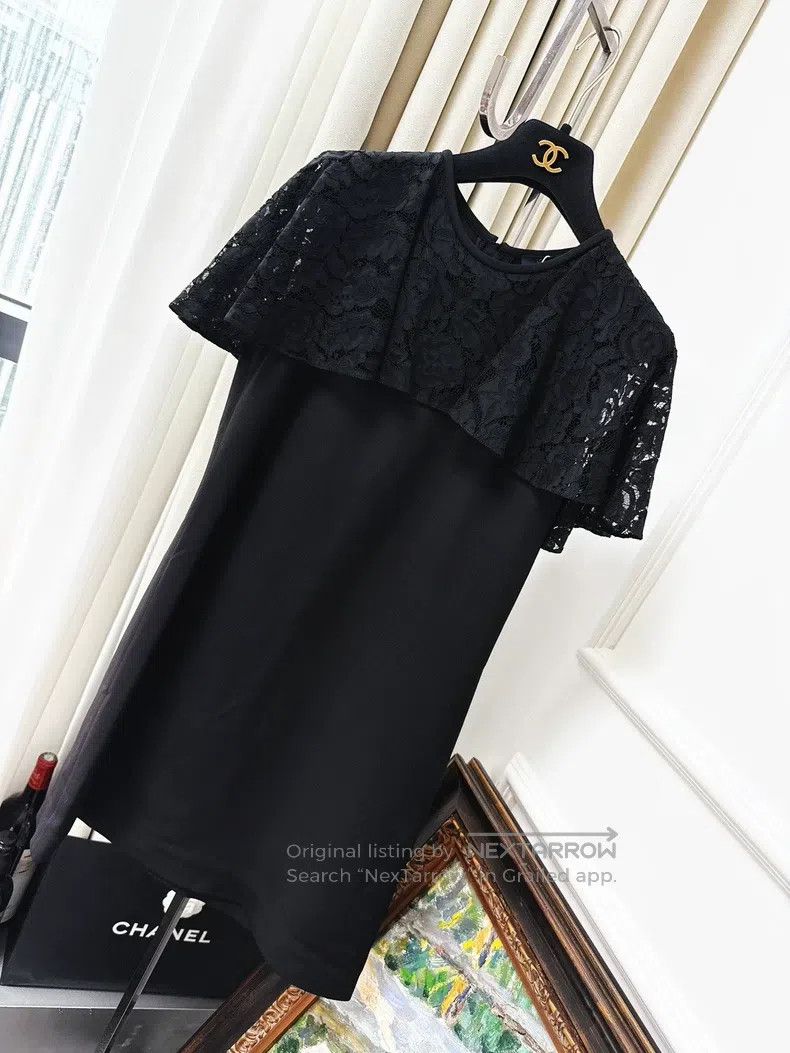 Louis Vuitton Louis Vuitton Black Lace Patchwork Lapel Short Sleeve Dres Size XXS / US 00 / IT 34 - 1 Thumbnail