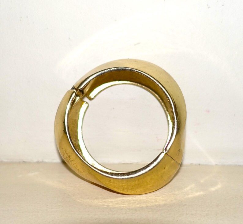 Vintage Gold tone Cuff Clasp Bold Bracelet Size ONE SIZE - 5 Thumbnail