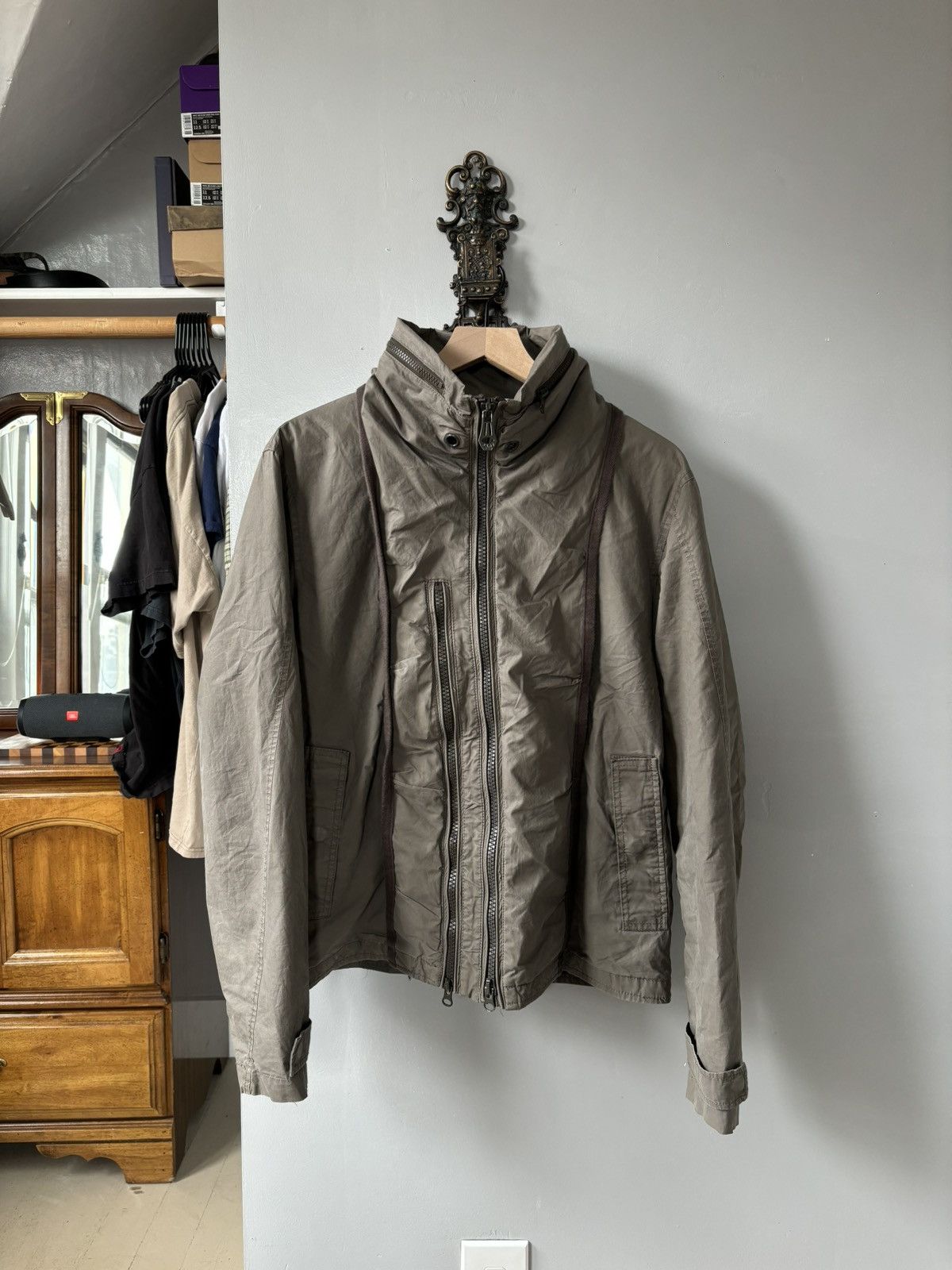 Utility parachute bondage survival jacket