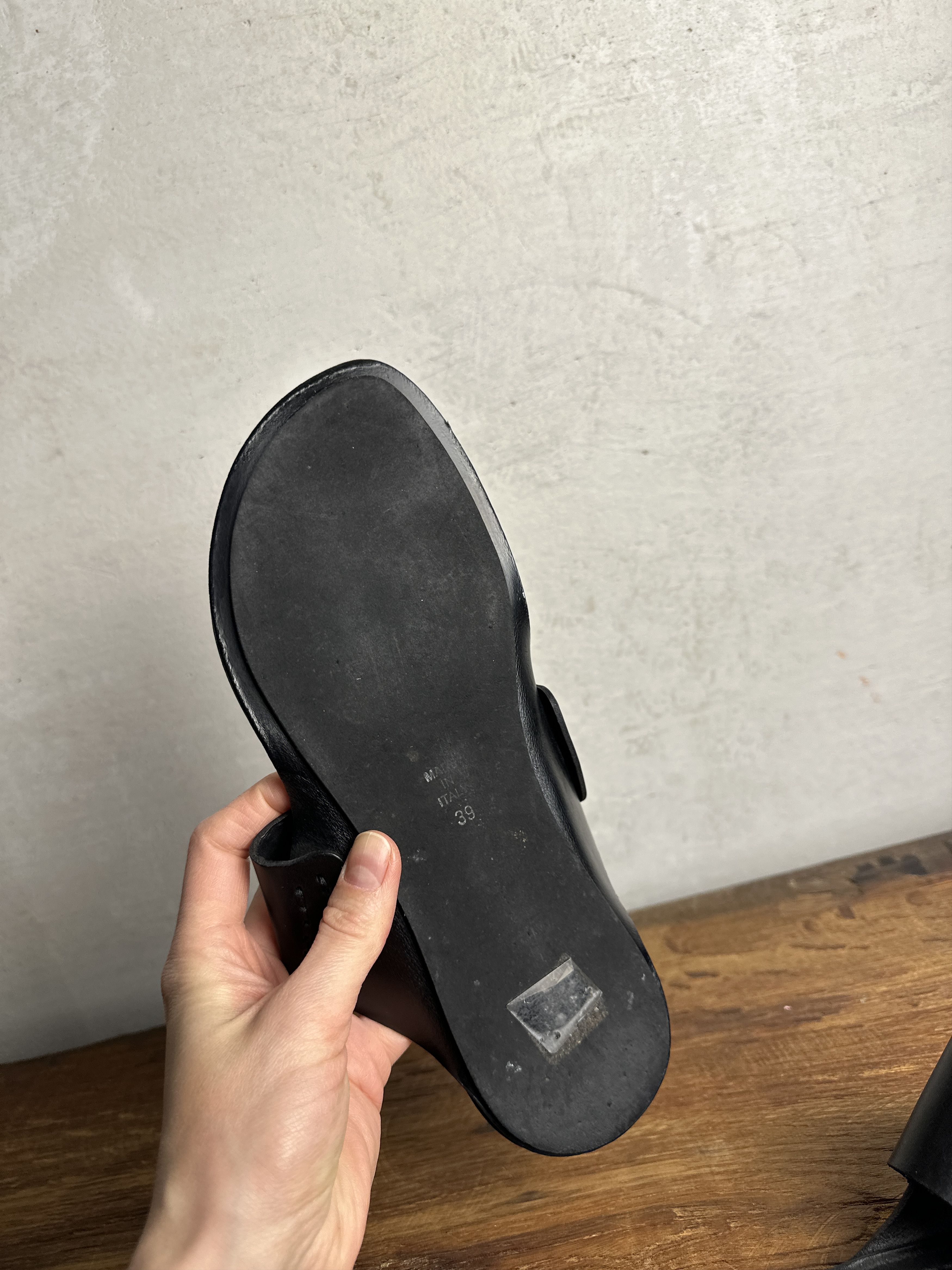 Ann Demeulemeester Ann Demeulemeester black leather sandals with toe strap Size US 9 / IT 39 - 5 Thumbnail