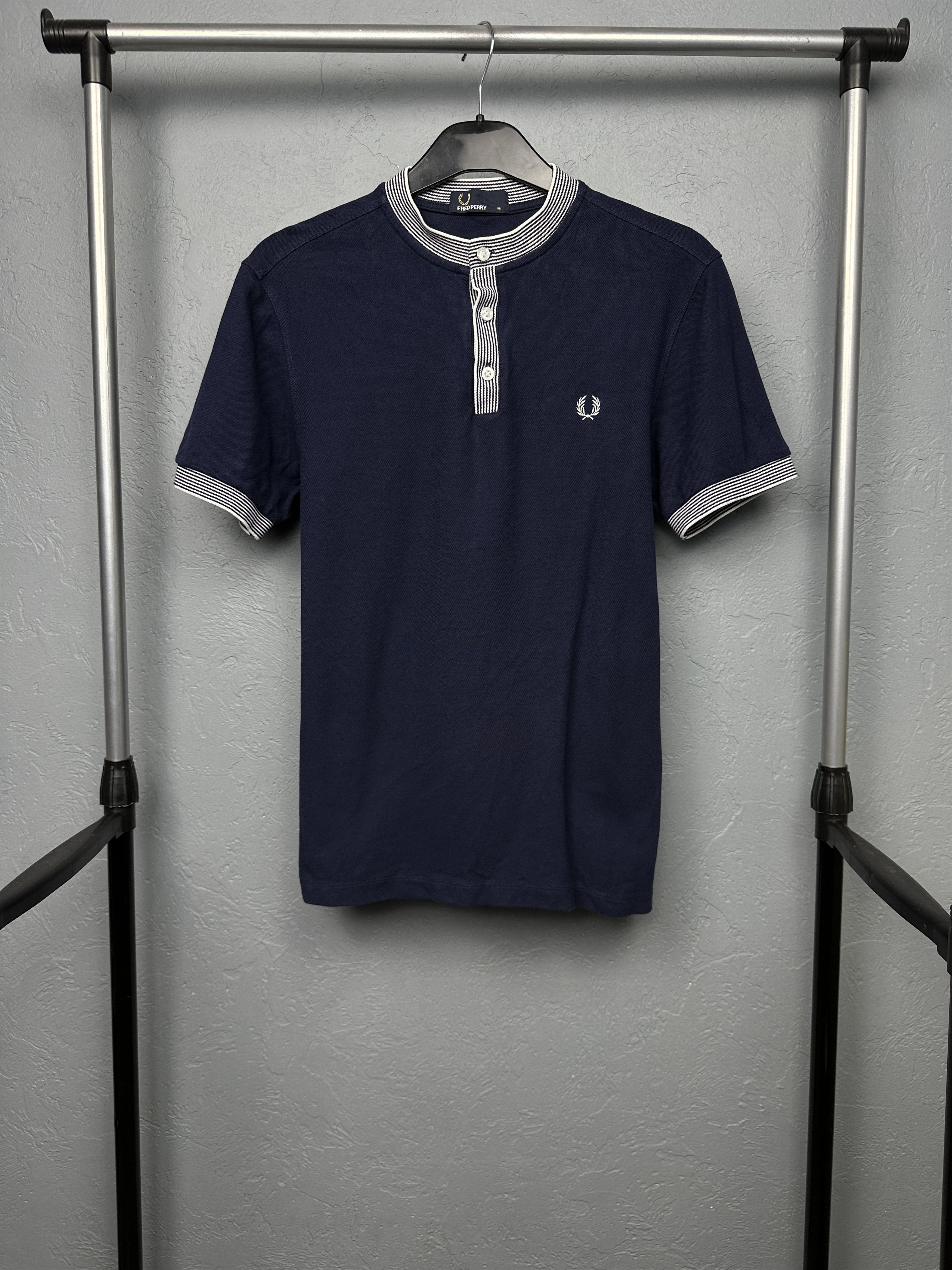Fred Perry Fred Perry Vintage Mens Henley T-Shirt Size US M / EU 48-50 / 2 - 1 Thumbnail