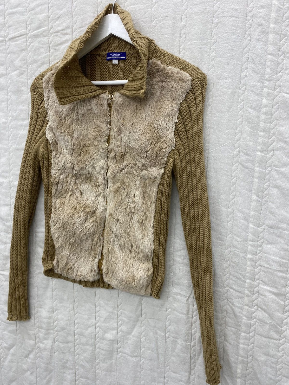 Burberry (N) BURBERRY CARDIGAN KNIT FUR Size M / US 6-8 / IT 42-44 - 2 Thumbnail