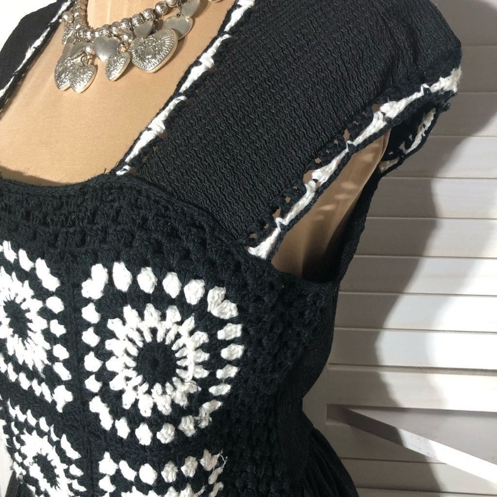 Vintage Peplum Top Crochet Boho Sleeveless Stretch Black/White S/M Size S / US 4 / IT 40 - 6 Thumbnail