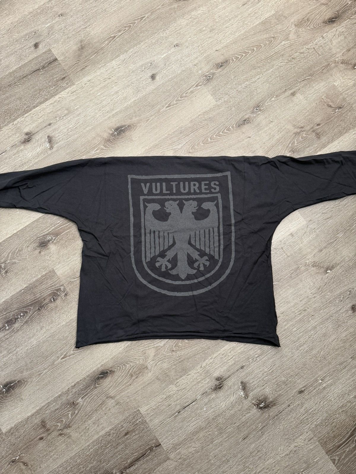 Yeezy Yeezy Vultures Long Tee Size US S / EU 44-46 / 1 - 1 Thumbnail