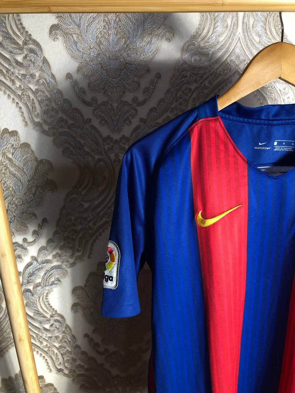 Vintage NIKE FC BARCELONA SPAIN SOCCER JERSEY RETRO BLOKE Y2K 90s Size US L / EU 52-54 / 3 - 3 Thumbnail