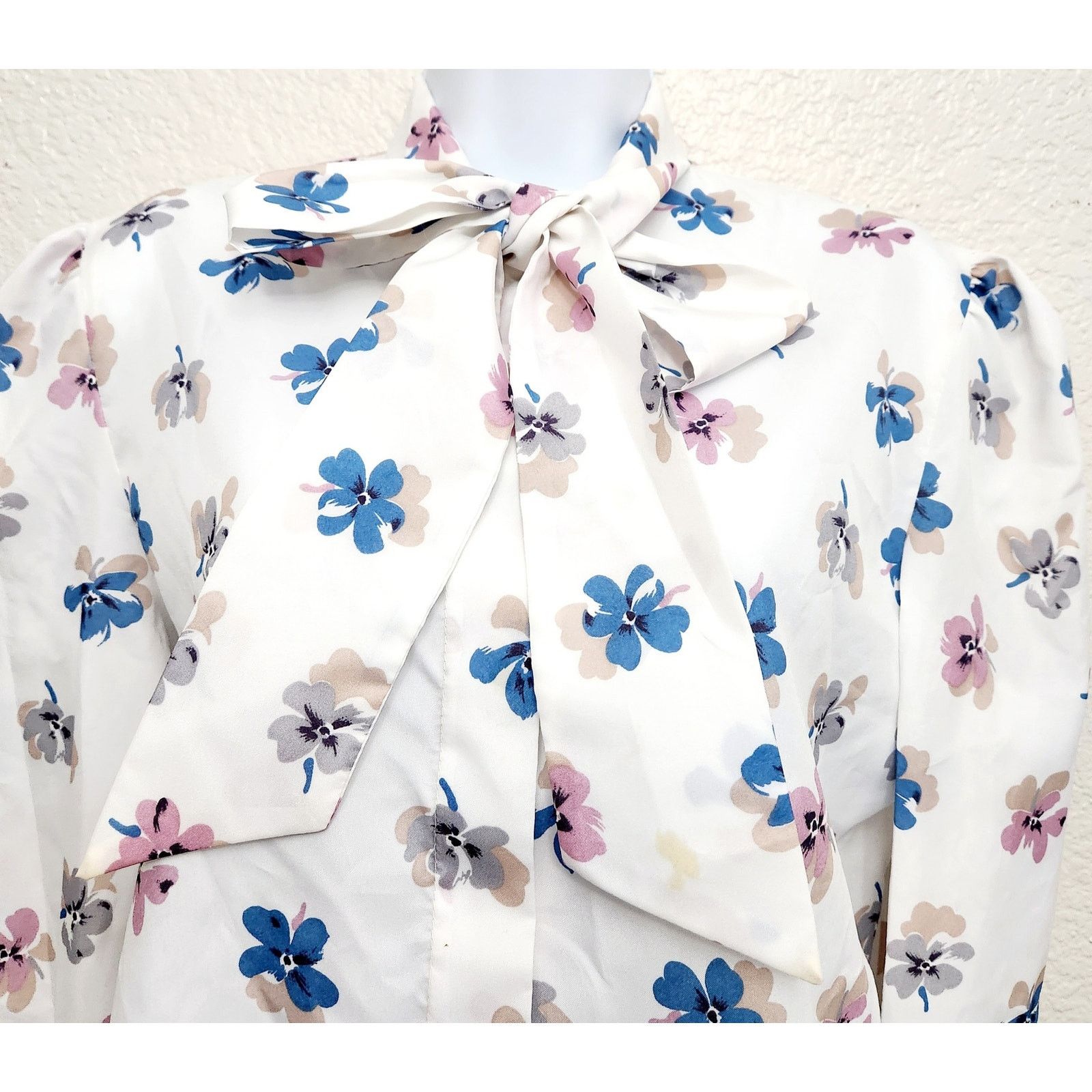 Other Vintage Cos Cob White Blue Floral Neck Tie Button Top 14 Size XL / US 12-14 / IT 48-50 - 2 Thumbnail