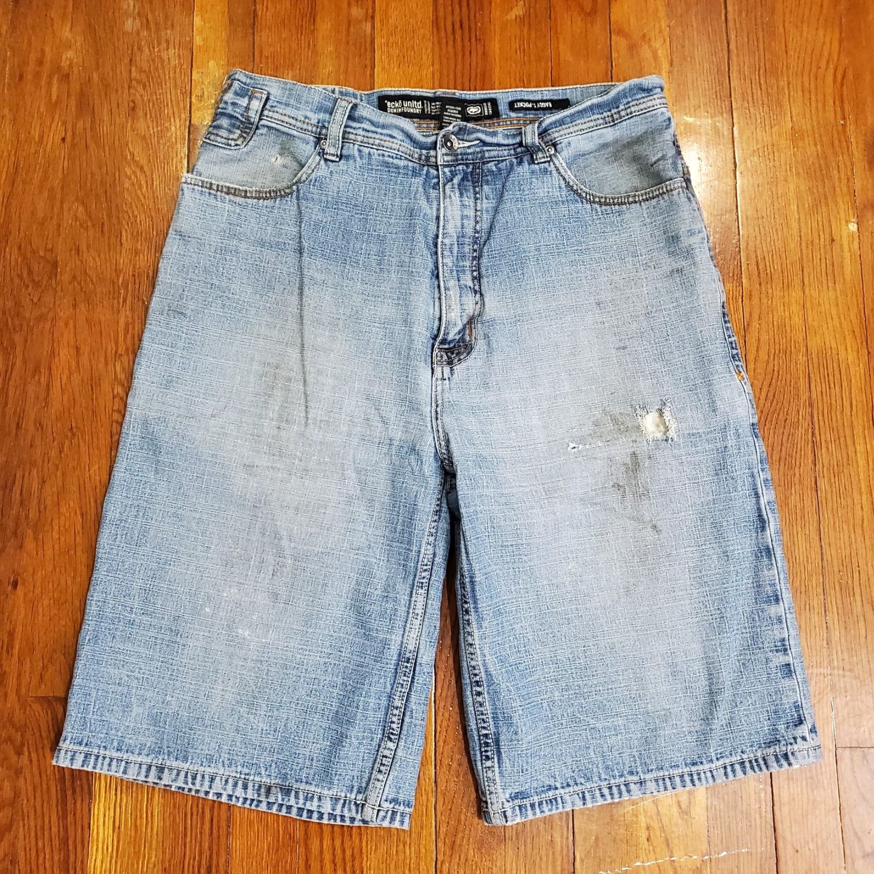 Ecko Unltd. Ecko Unltd Denim Jean Shorts Mens 34 Baggy 5 Pocket Light Wash Distressed Bermuda Jeans Shortways? Size US 34 / EU 50 - 3 Thumbnail