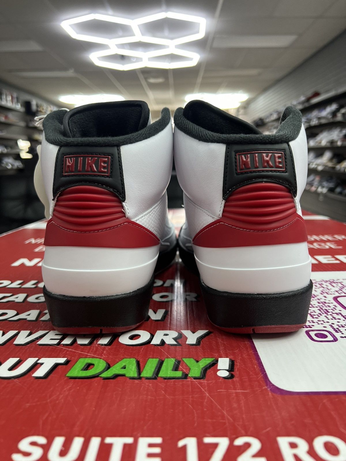 Jordan Brand Air Jordan 2 Chicago Size 8 Size US 8 / EU 41 - 5 Thumbnail