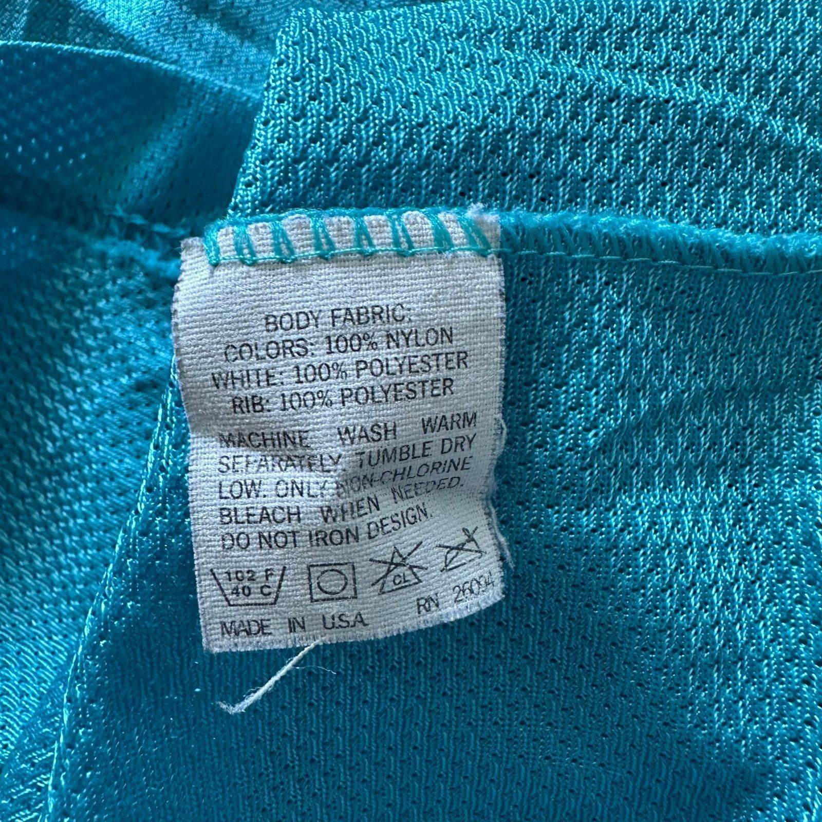 Champion Vintage Champion Blank Vancouver Grizzlies Jersey Size 40 Size US S / EU 44-46 / 1 - 5 Thumbnail
