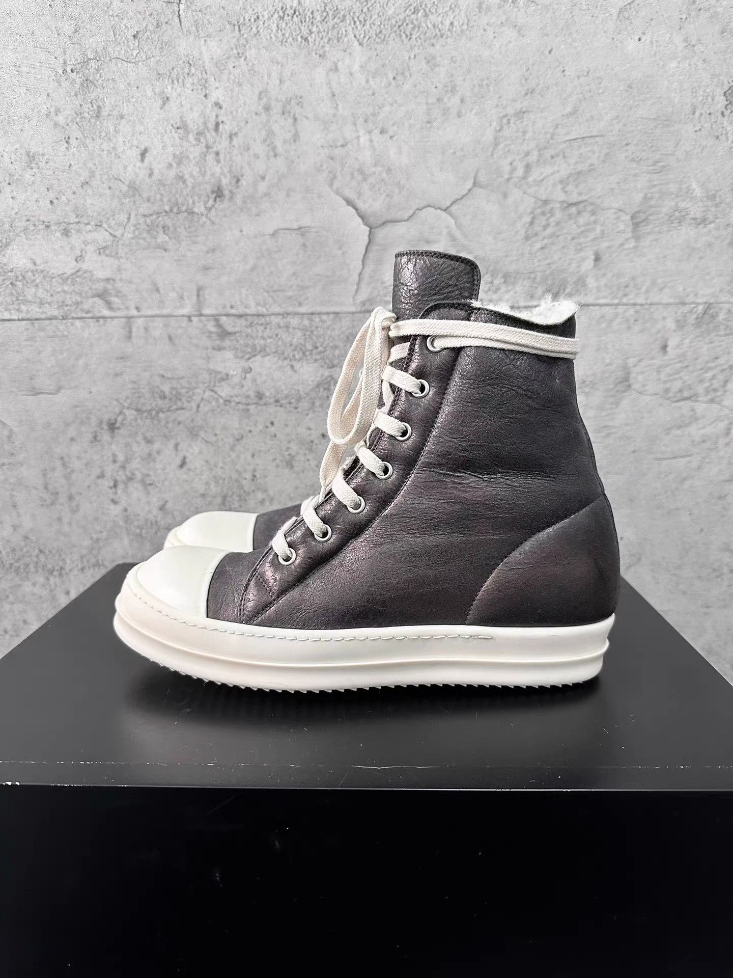 Rick Owens Rick Owens Fur Integrated High-top Sneakers K34 Size US 6 / EU 39 - 2 Thumbnail